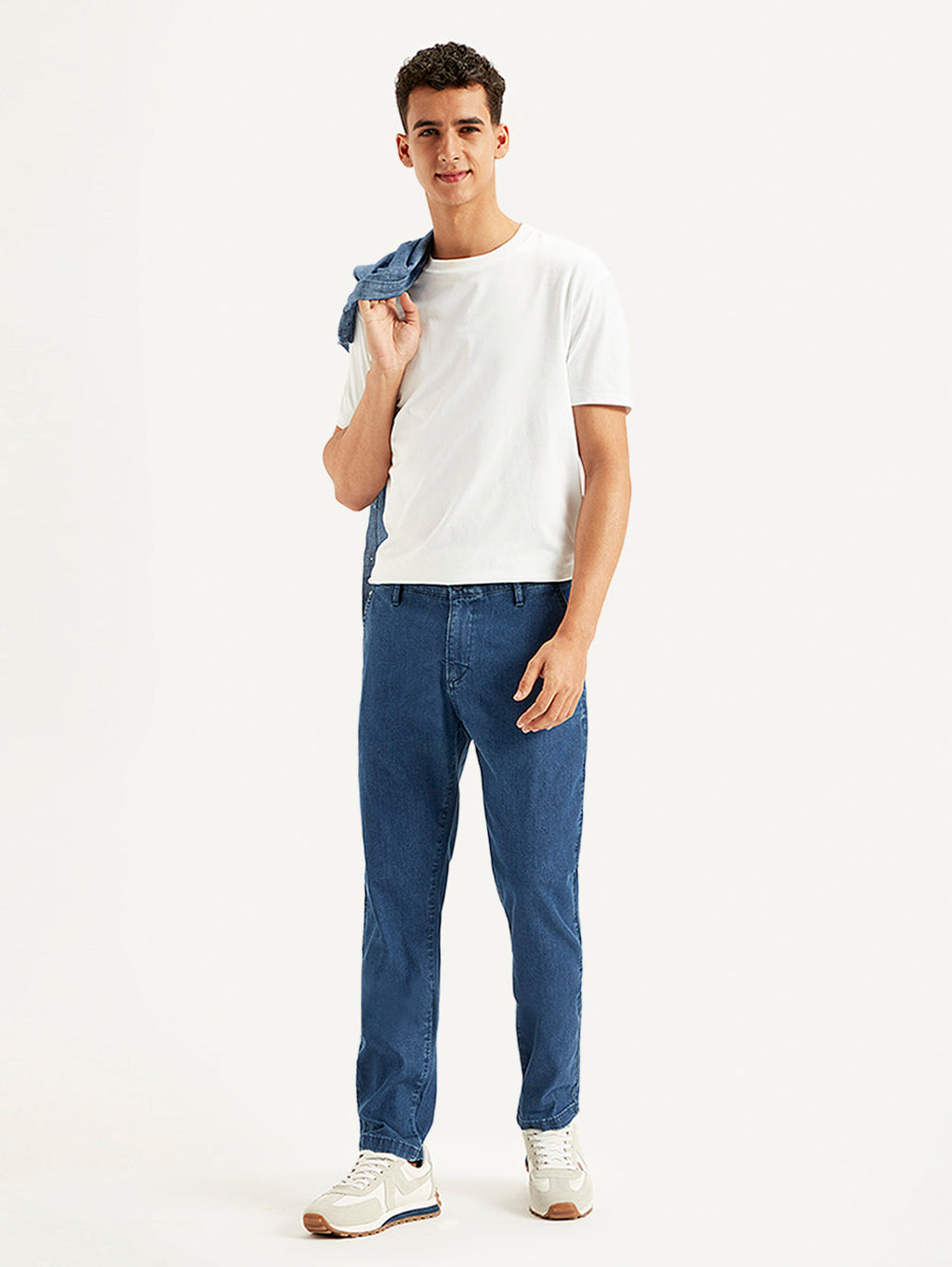 Men's Blue Tapered Fit Mid Rise Jeans