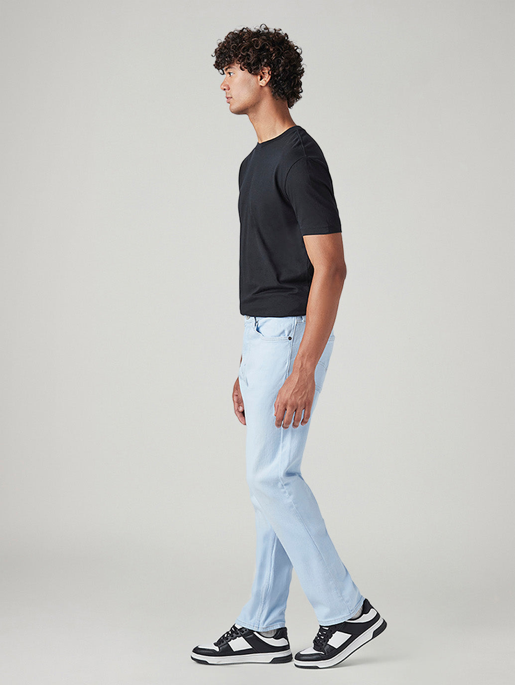 Men's 505 Light Blue Straight Fit Mid Rise Jeans