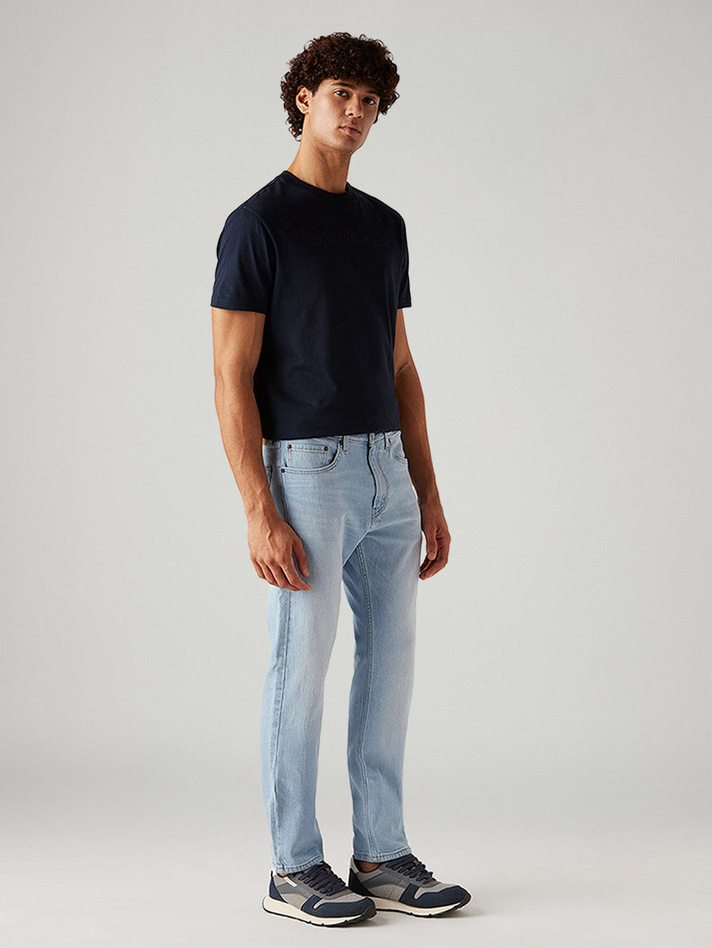 Men's 505 Light Blue Straight Fit Mid Rise Jeans