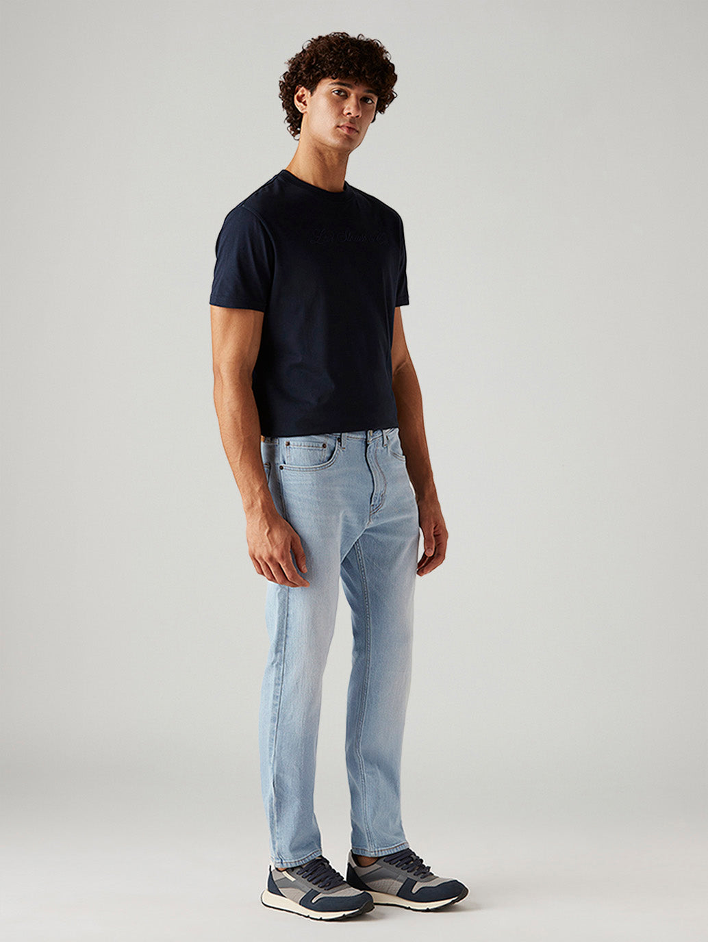 Men's 505 Light Blue Straight Fit Mid Rise Jeans