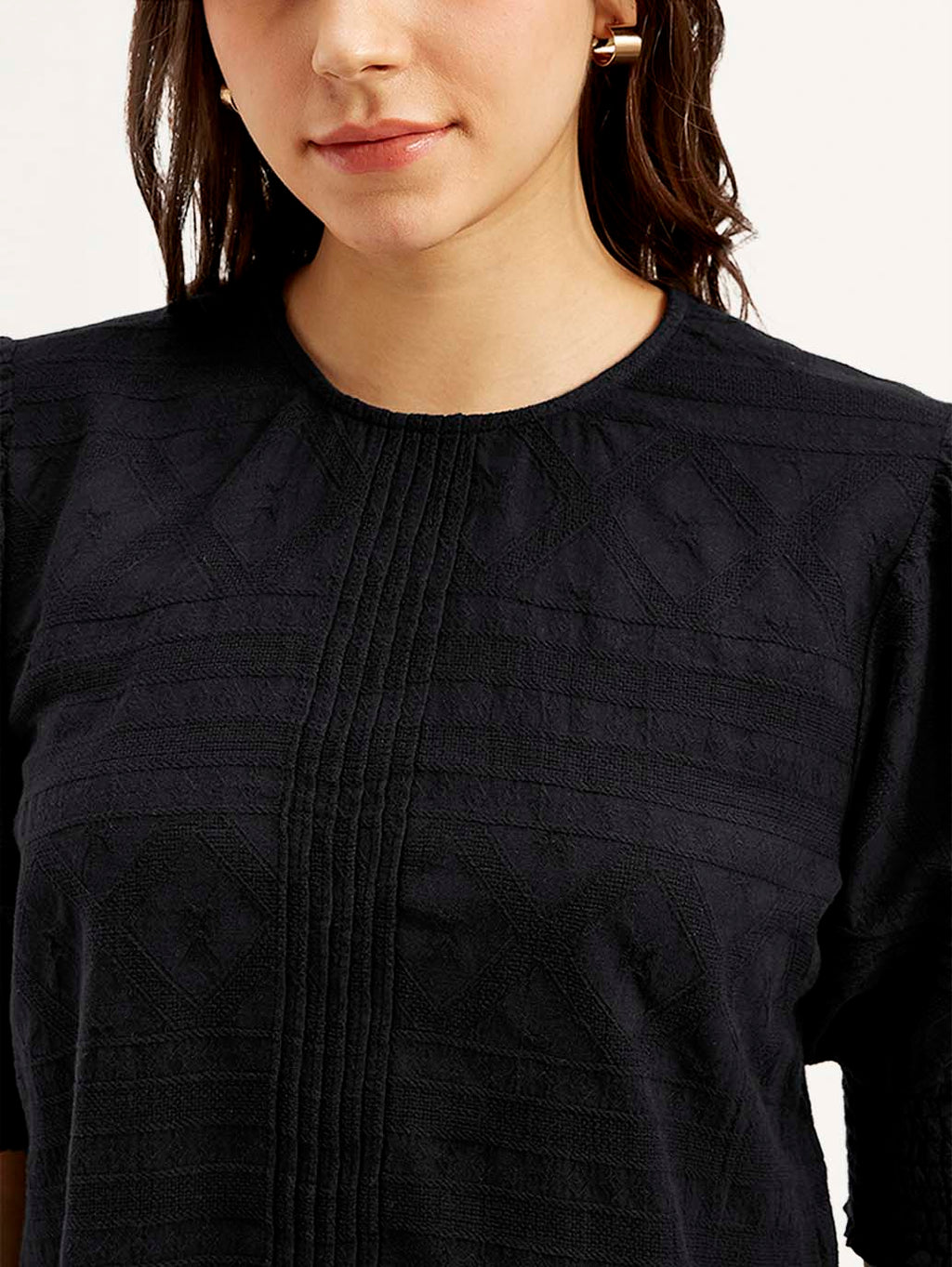 Women's Textured Black Round Neck Top