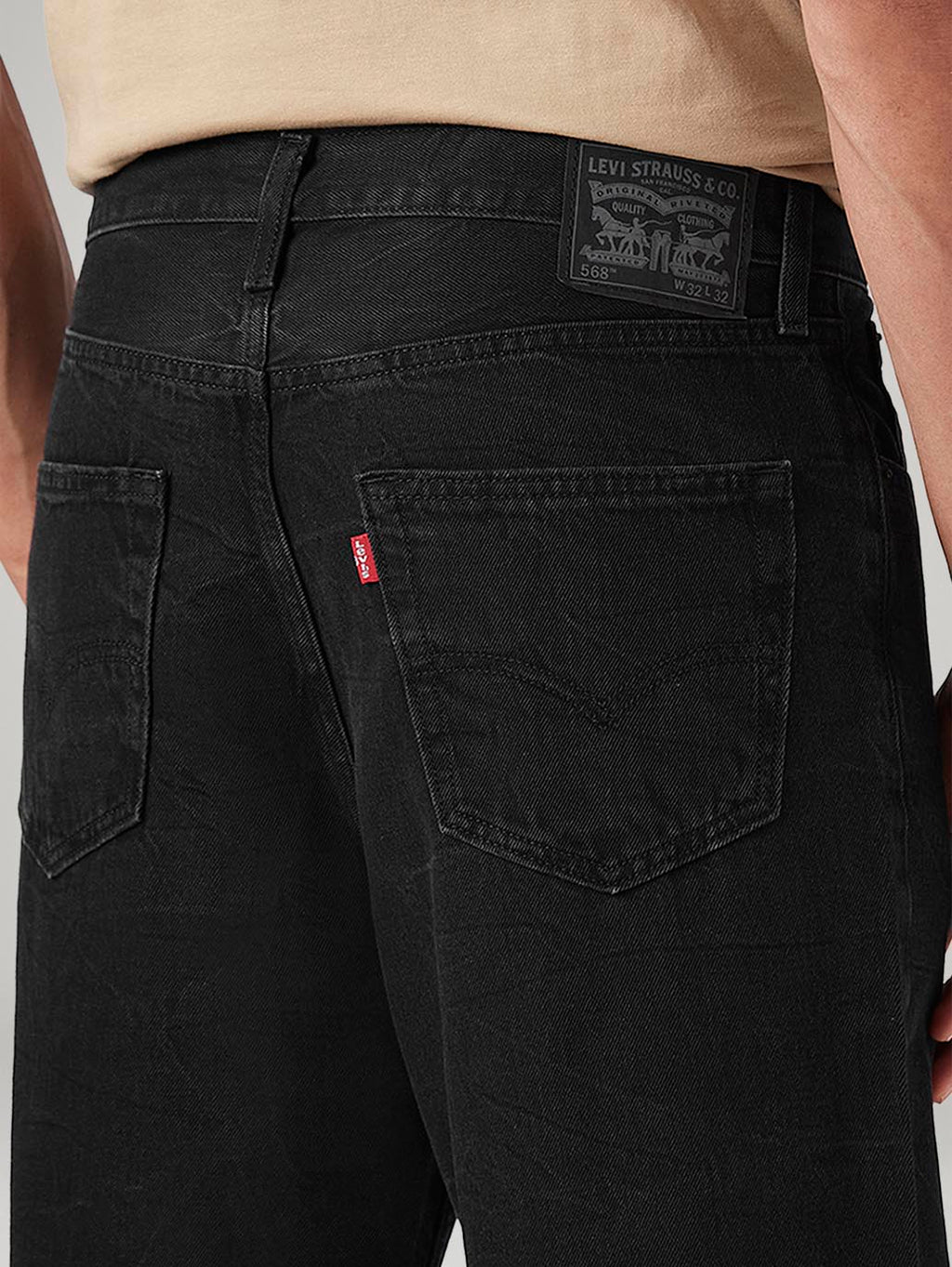 Men's 568 Black Loose Fit Mid Rise Jeans
