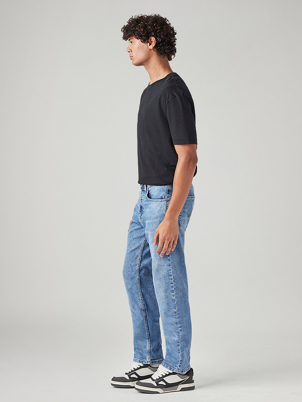 Men's 505 Light Blue Straight Fit Mid Rise Jeans