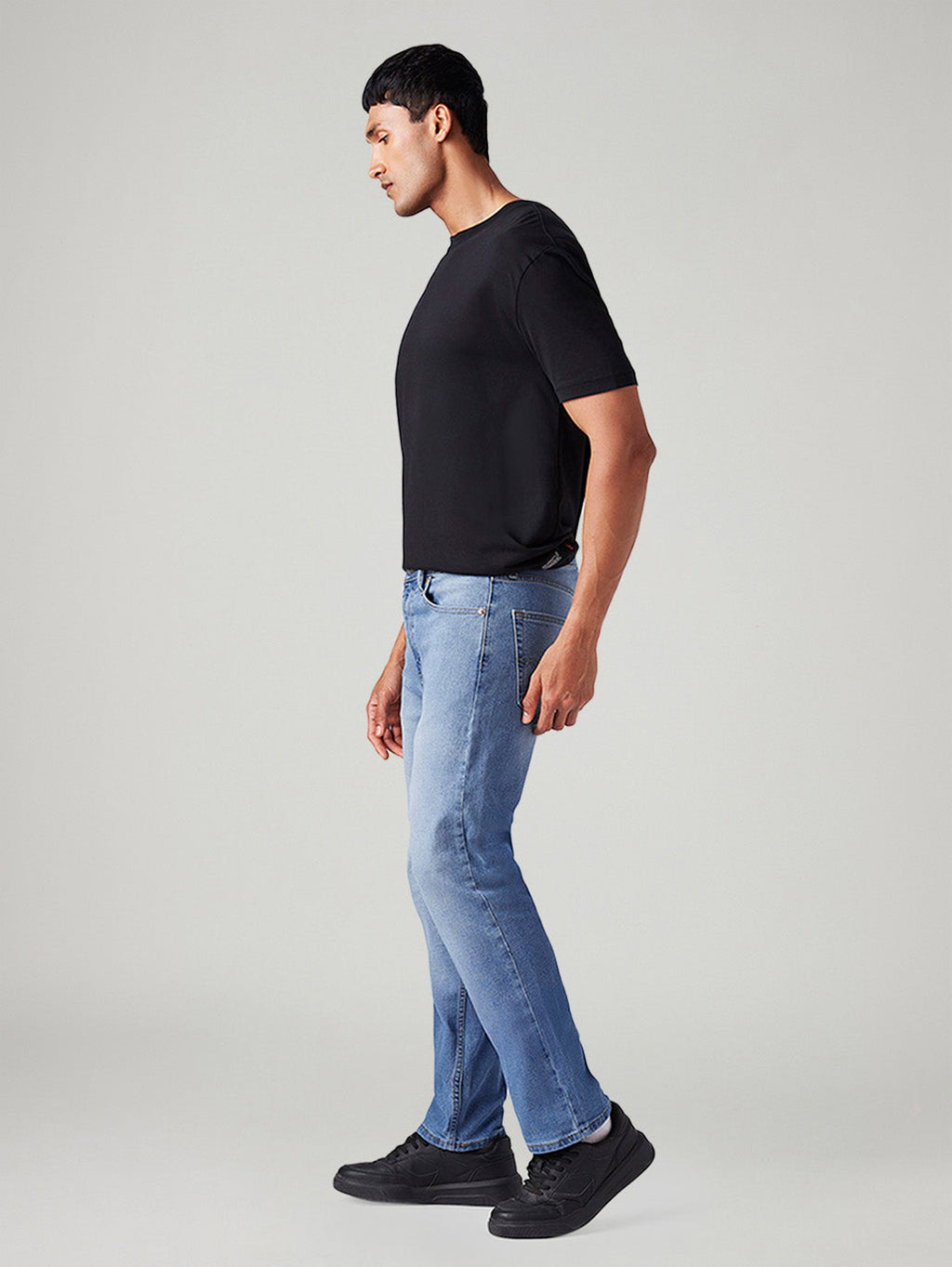 Men's 505 Light Indigo Straight Fit Mid Rise Jeans