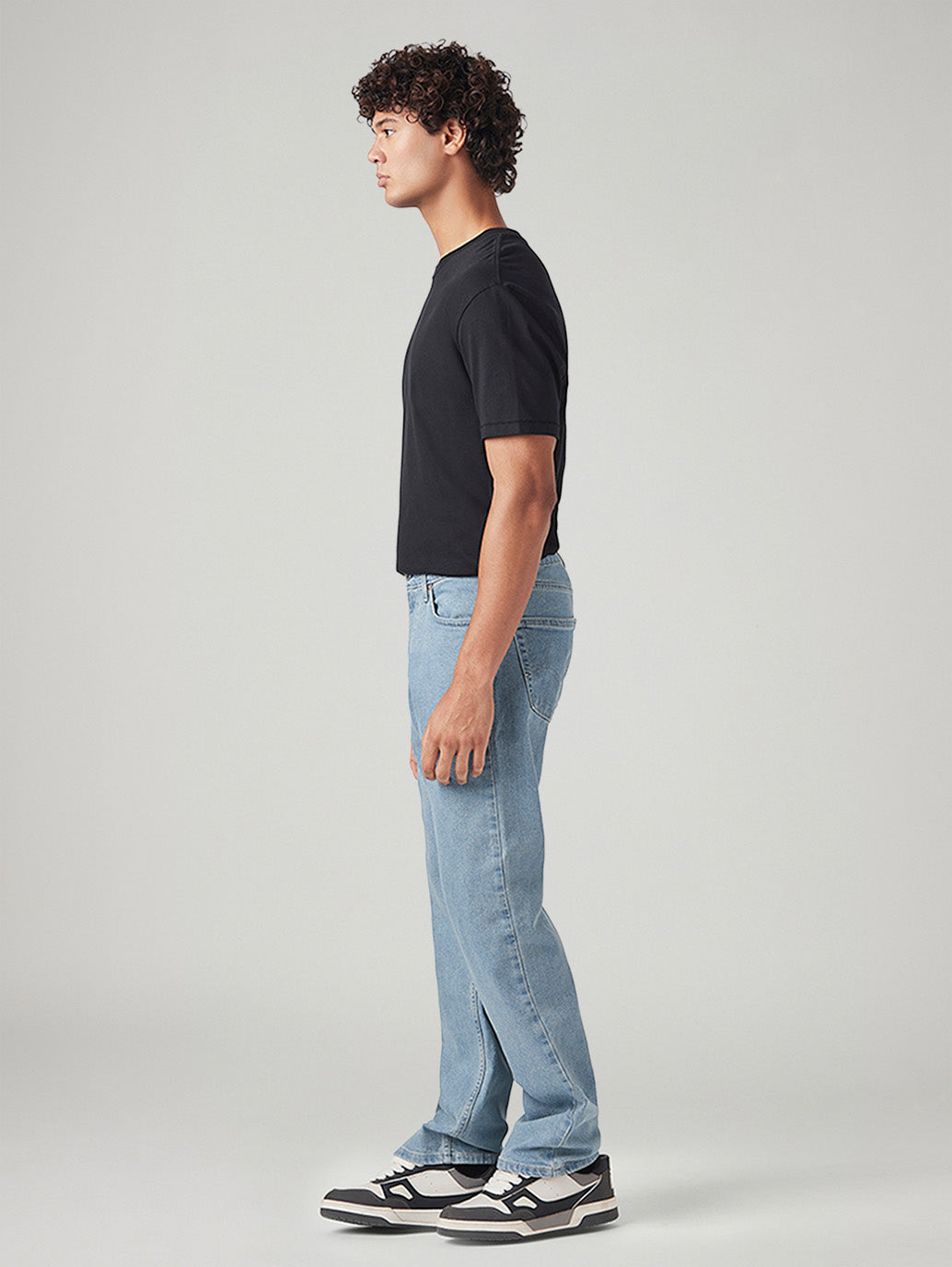 Men's 555 Light Blue Relaxed Straight Fit Mid Rise Tinted Jeans