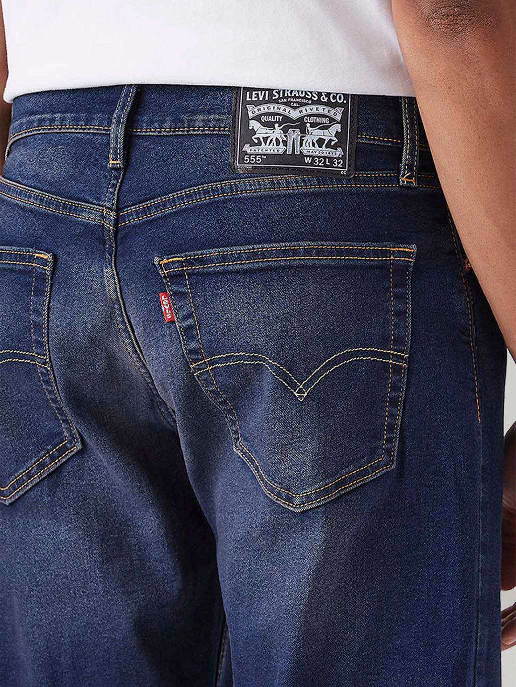 Men's 555 Dark Blue Relaxed Straight Fit Mid Rise Tinted Jeans
