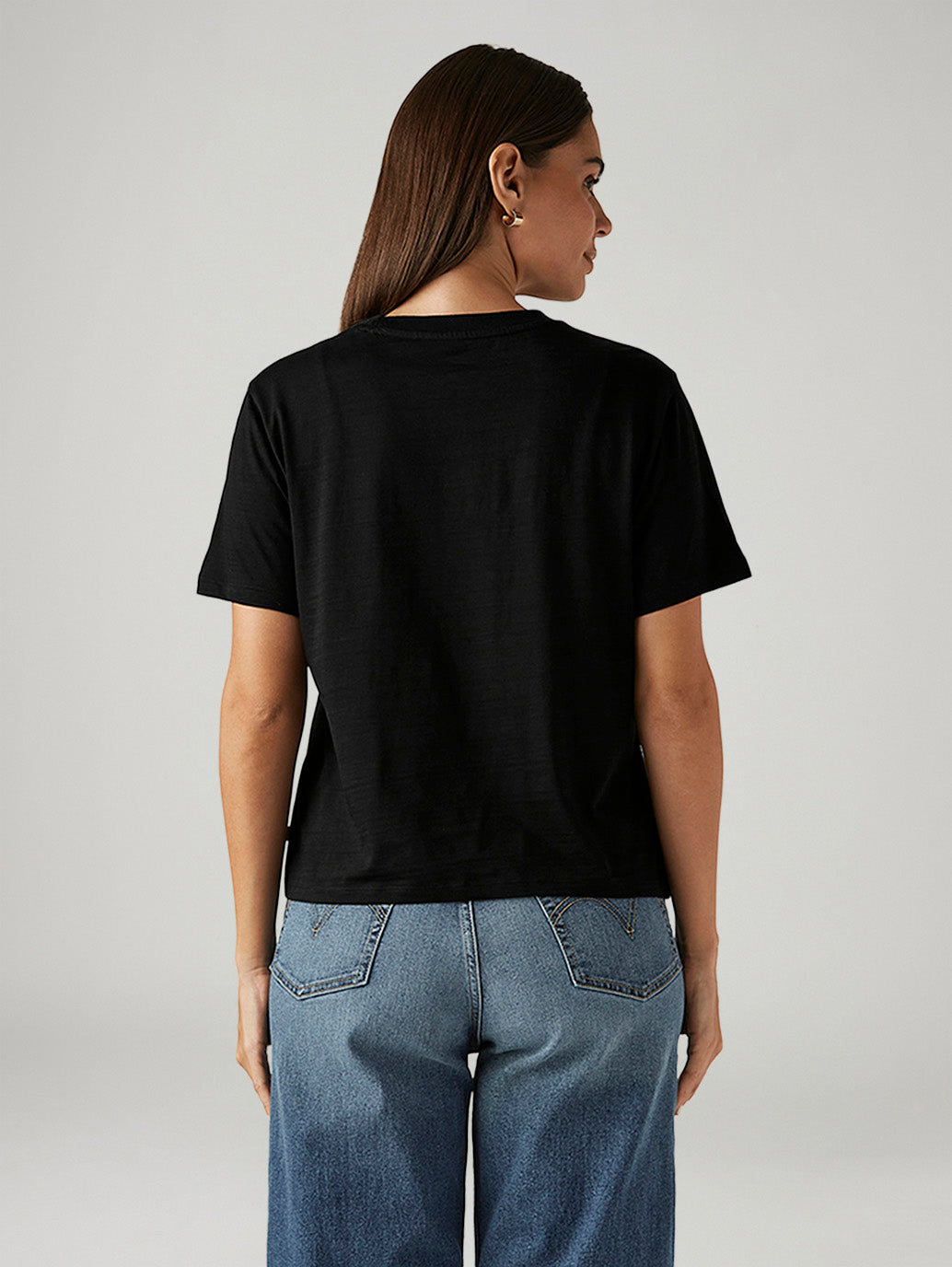 Women's Solid Black Relaxed Fit T-shirt