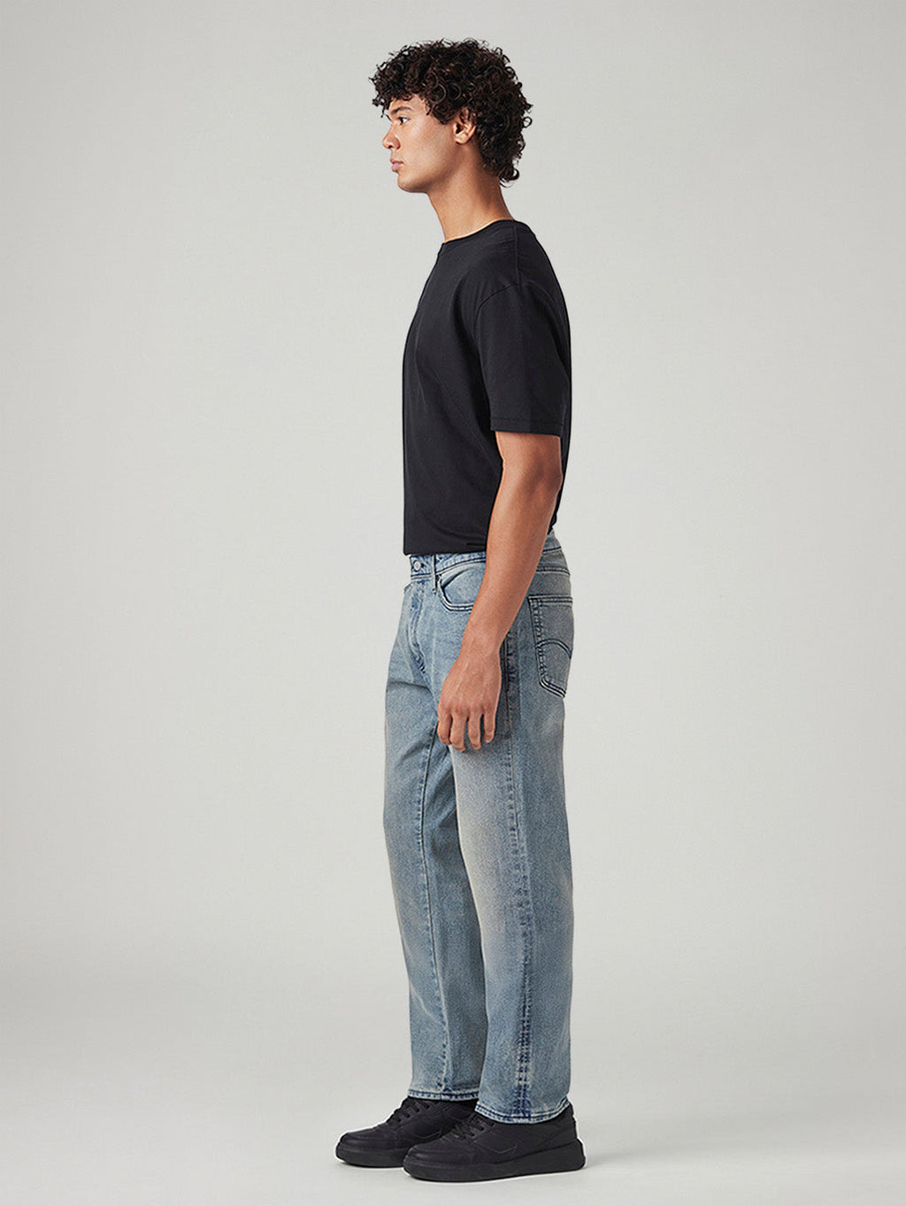 Men's 541 Med Indigo Athletic Tapered Fit Mid Rise Commuter Jeans