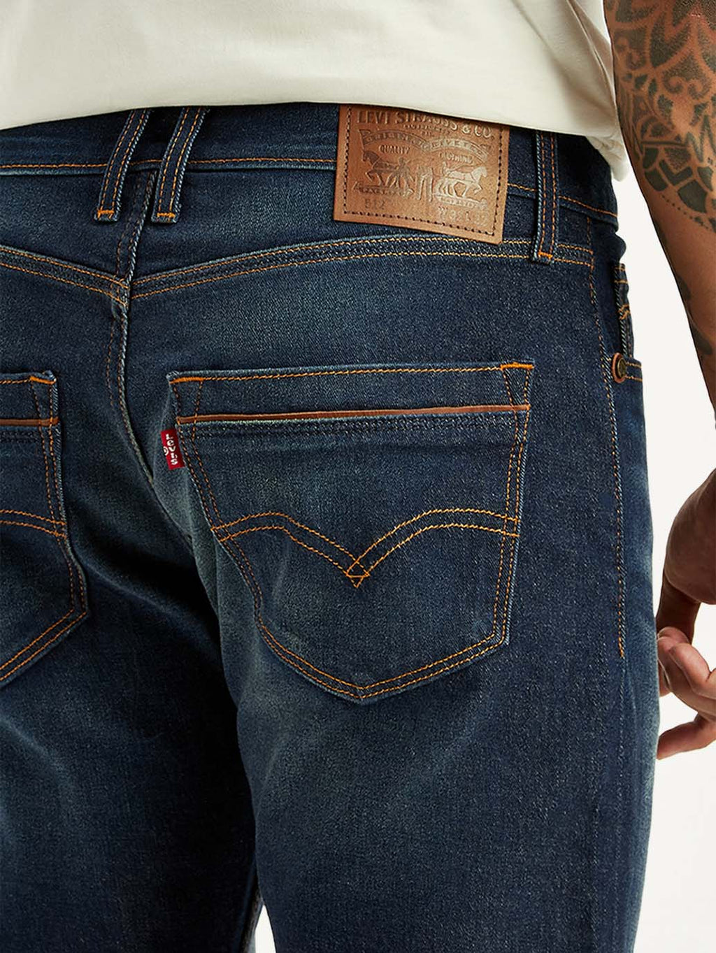 Men's Tinted 512 Dark Blue Slim Tapered Fit Mid Rise Jeans