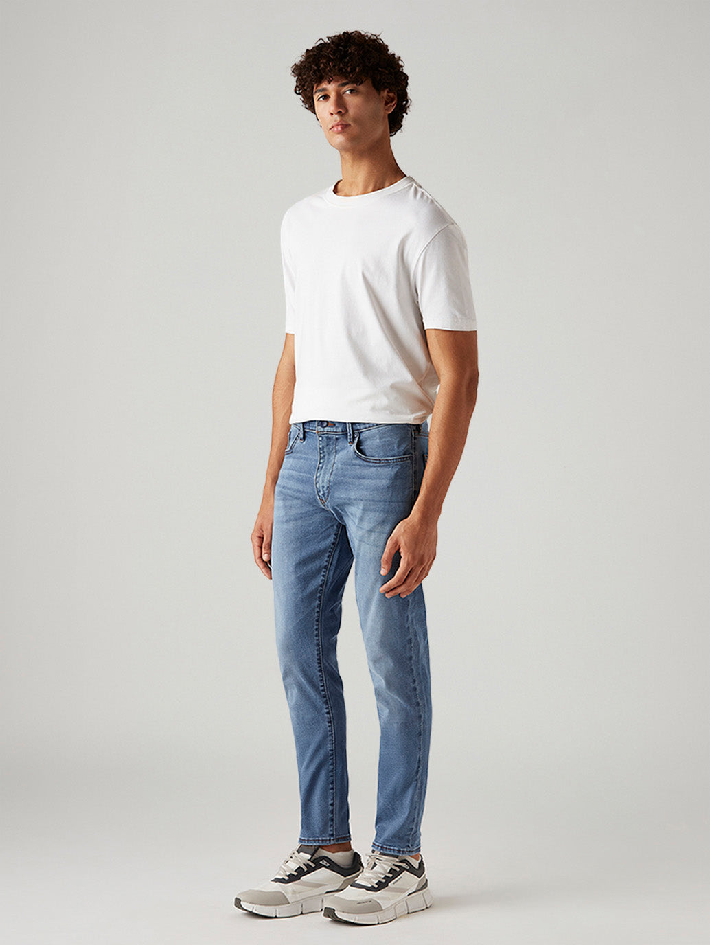 Men's 512 Light Blue Slim Tapered Fit Innovation Stretch Jeans