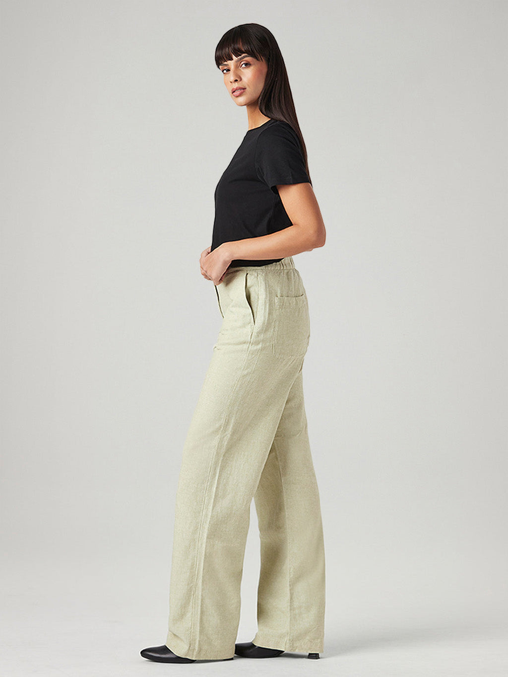 Women's Light Green Loose Fit High Rise Linen Trousers