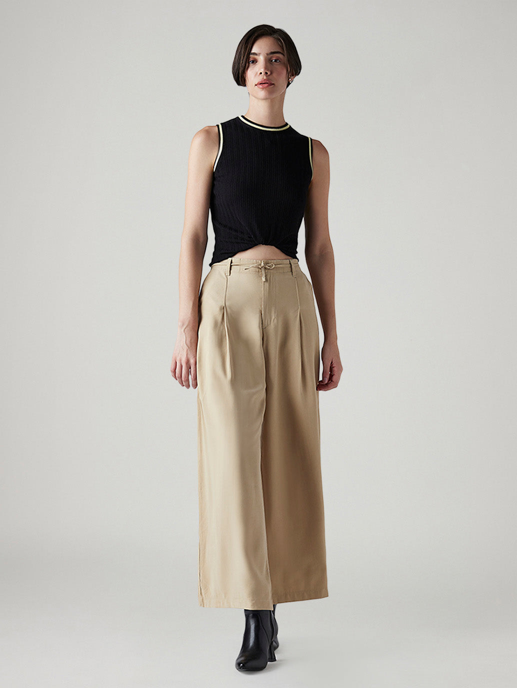 Women's Beige XL Straight Loose Fit Mid Rise Trousers