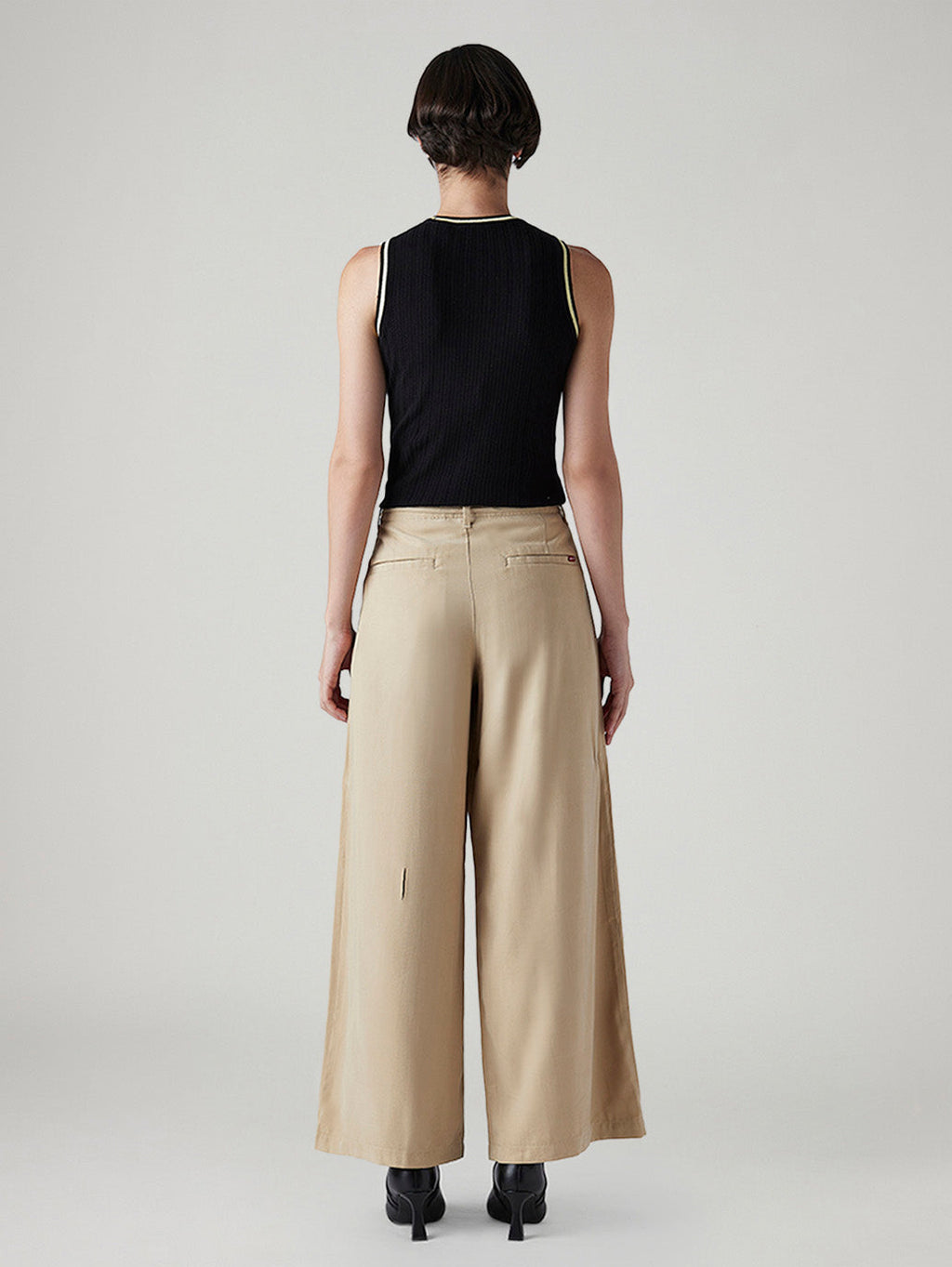 Women's Beige XL Straight Loose Fit Mid Rise Trousers