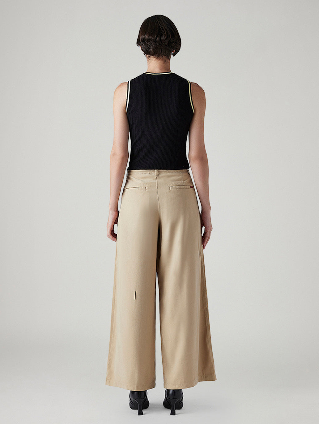 Women's Beige XL Straight Loose Fit Mid Rise Trousers