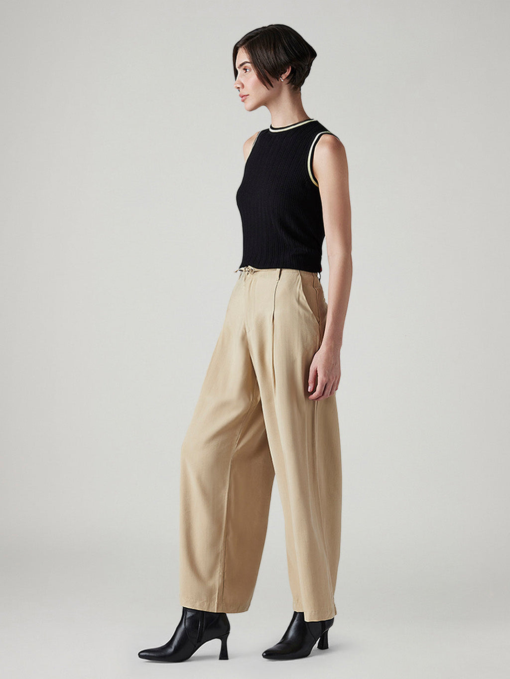 Women's Beige XL Straight Loose Fit Mid Rise Trousers