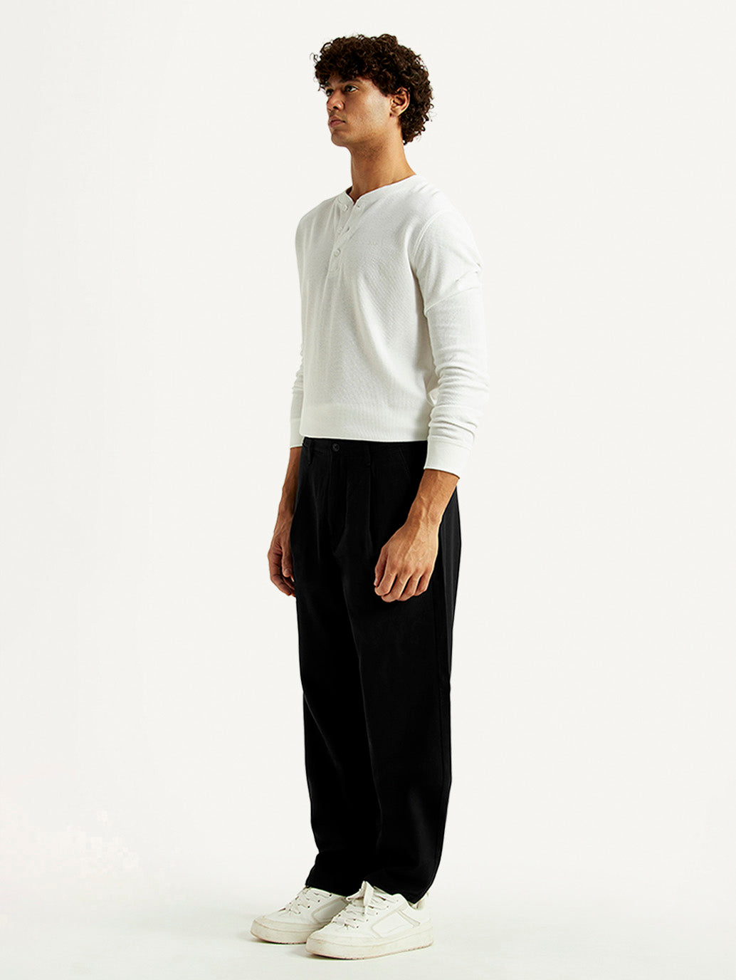 Men's 568 Black Loose Fit Mid Rise Chinos