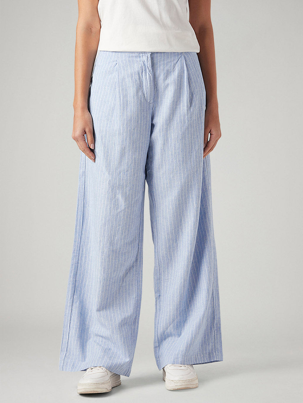 Women's Light Blue Straight Fit Mid Rise Pleated Trousers