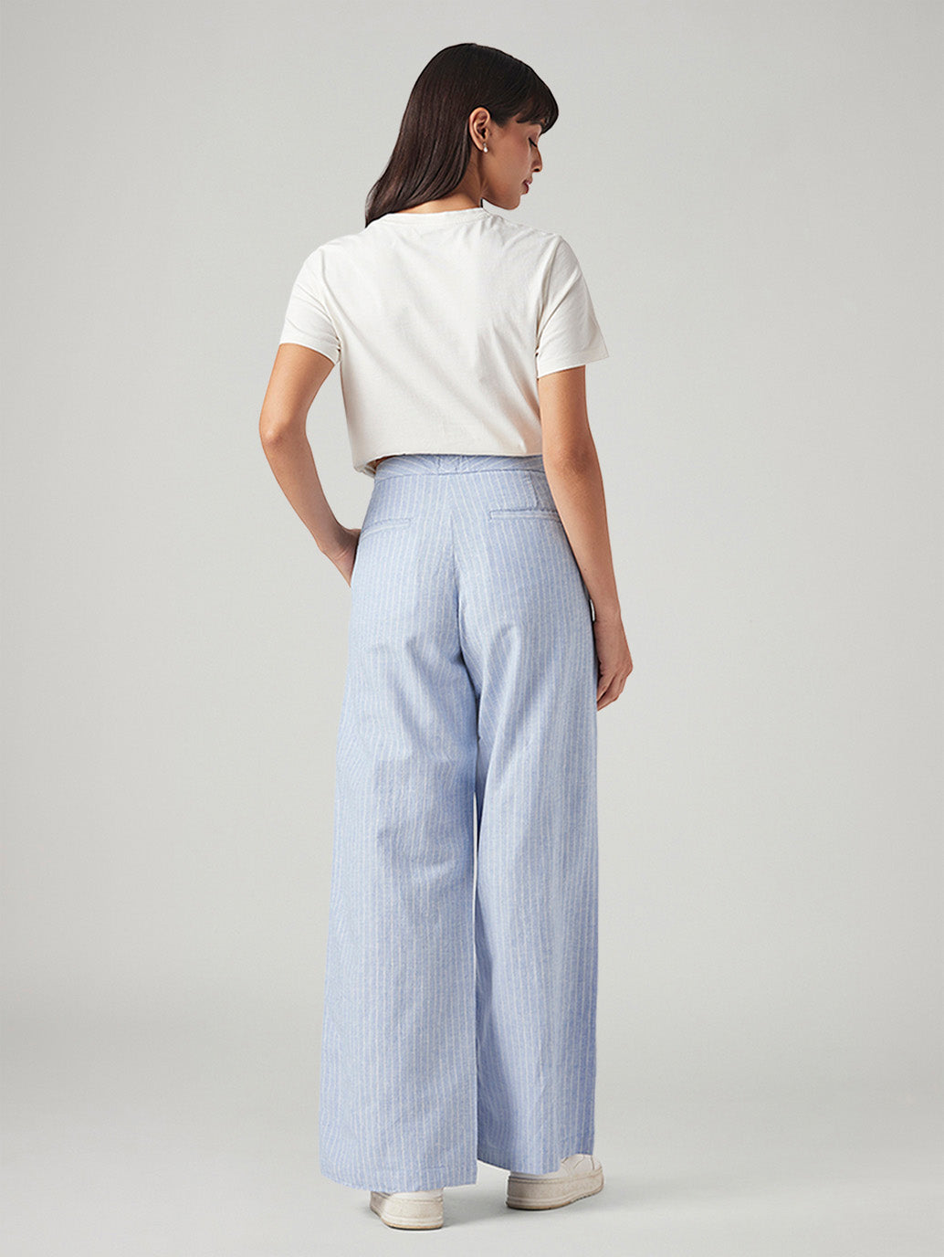 Women's Light Blue Straight Fit Mid Rise Pleated Trousers