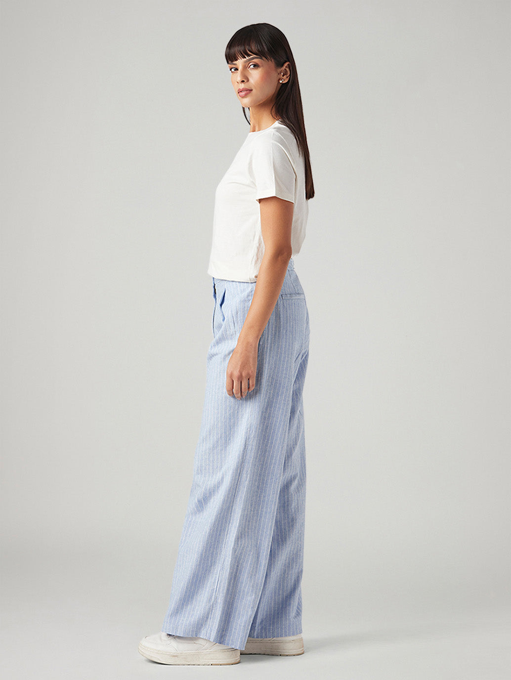 Women's Light Blue Straight Fit Mid Rise Pleated Trousers