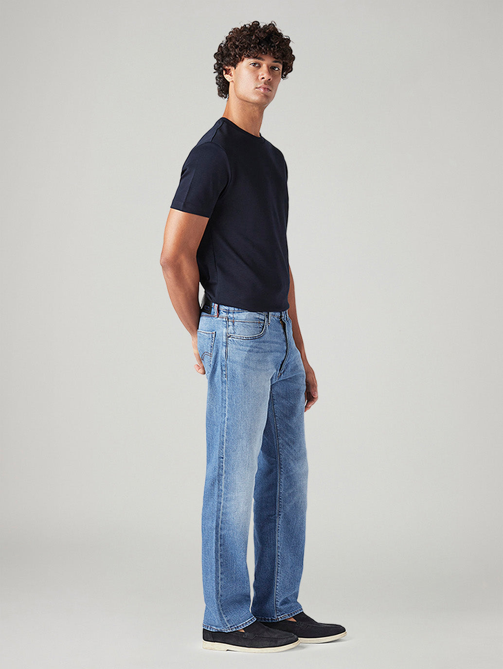 Men's 555 Light Blue Relaxed Straight Fit Mid Rise Redloop Jeans