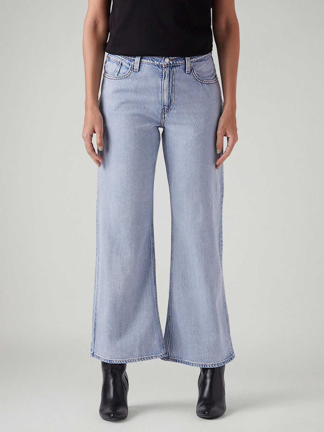 Women's Light Blue Loose Bootcut Fit Mid Rise Jeans
