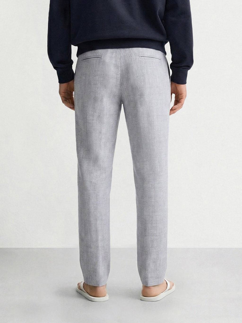 Men's Grey Relaxed Fit Solid Casual Trousers
