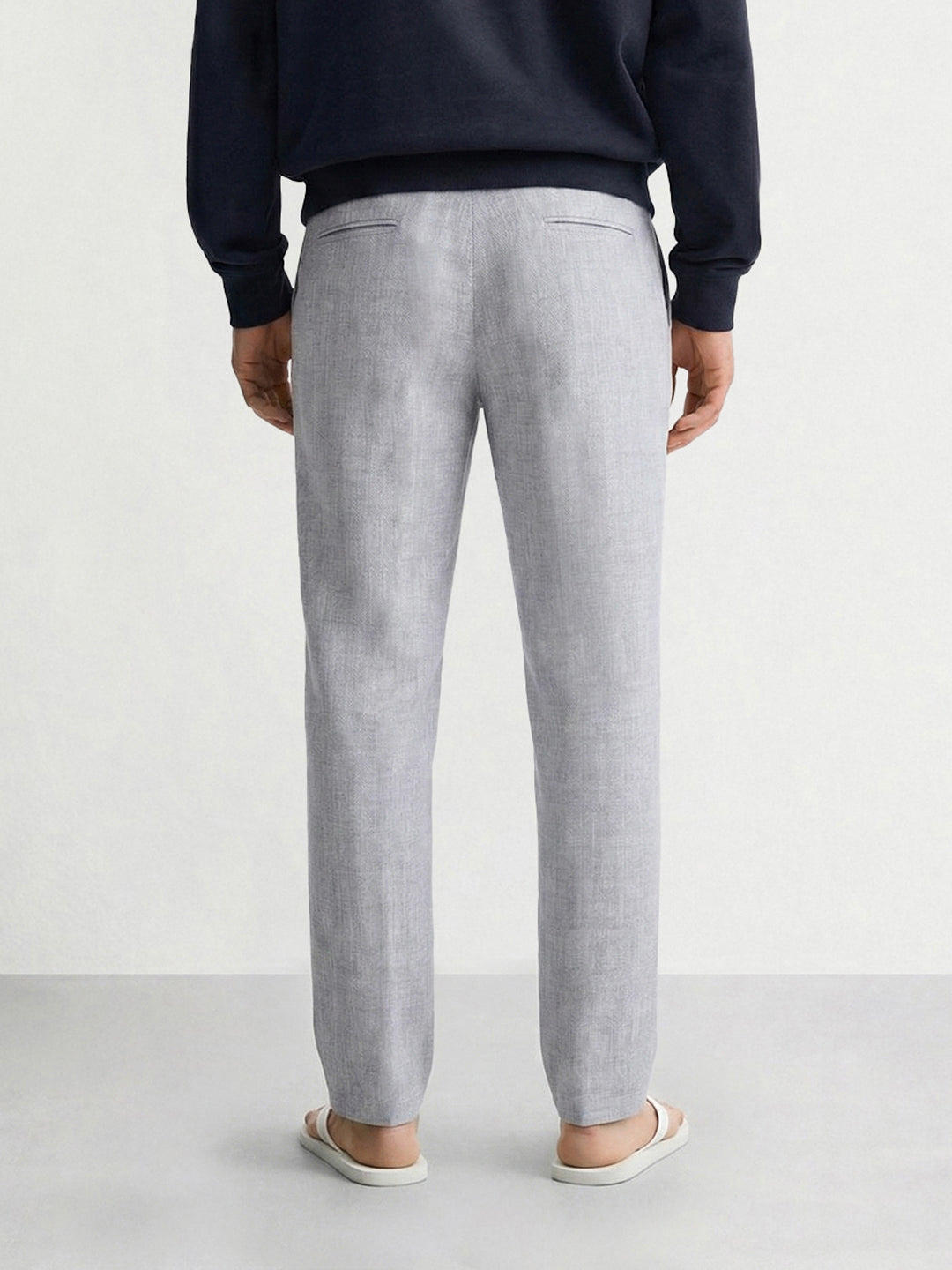 Men's Grey Relaxed Fit Solid Casual Trousers