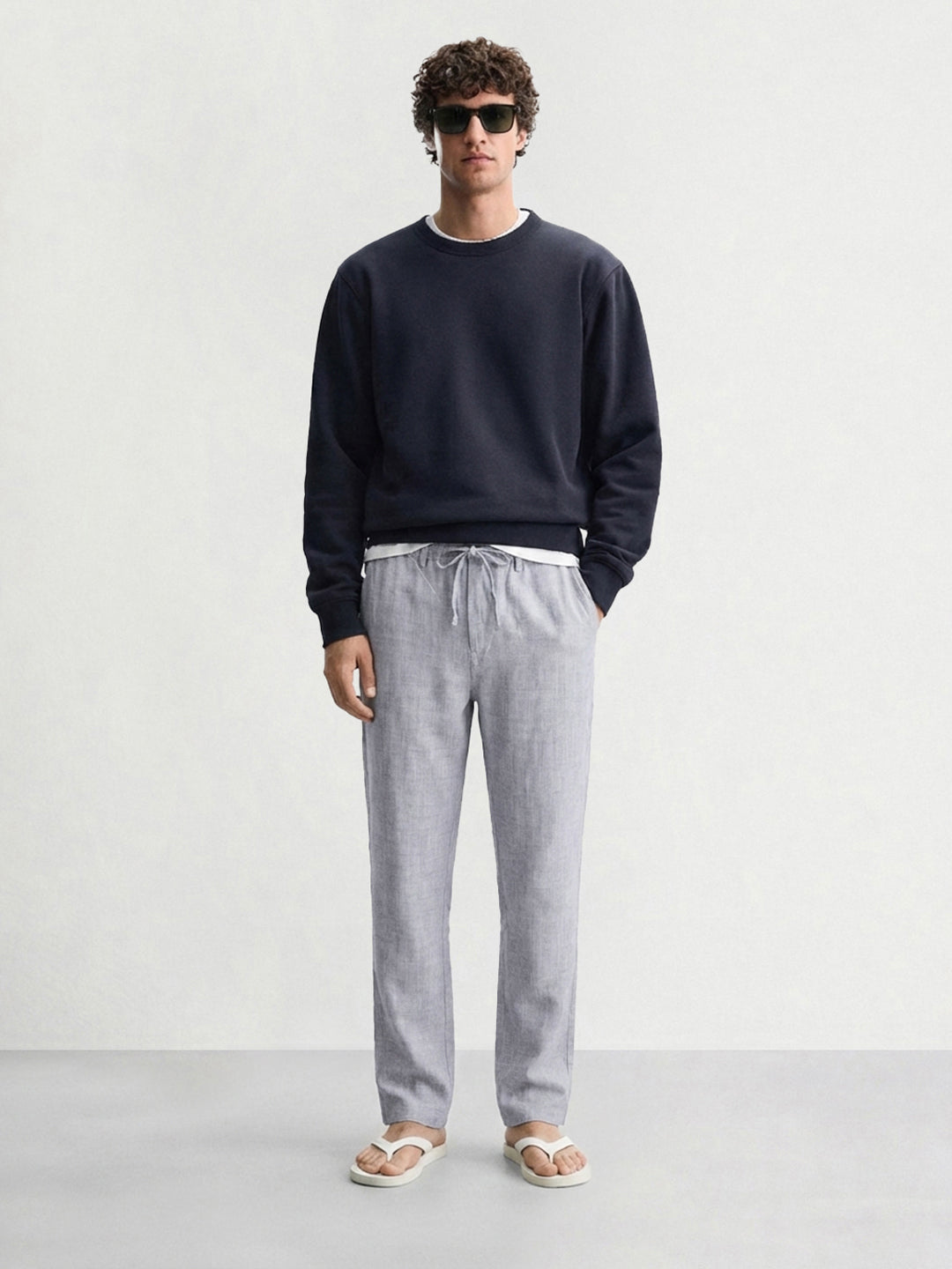 Men's Grey Relaxed Fit Solid Casual Trousers