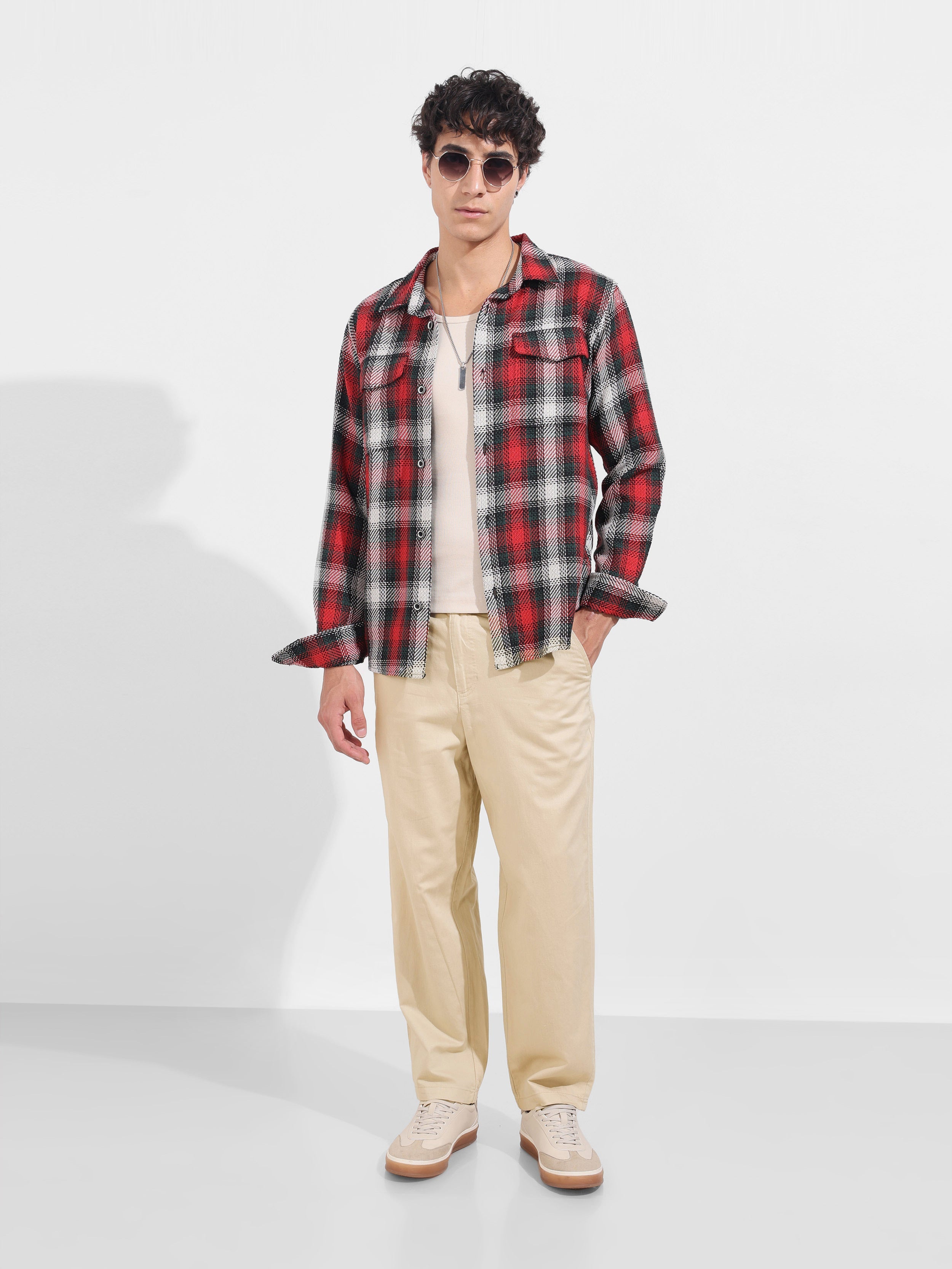 Men's Cream Relaxed Fit Solid Casual Trousers