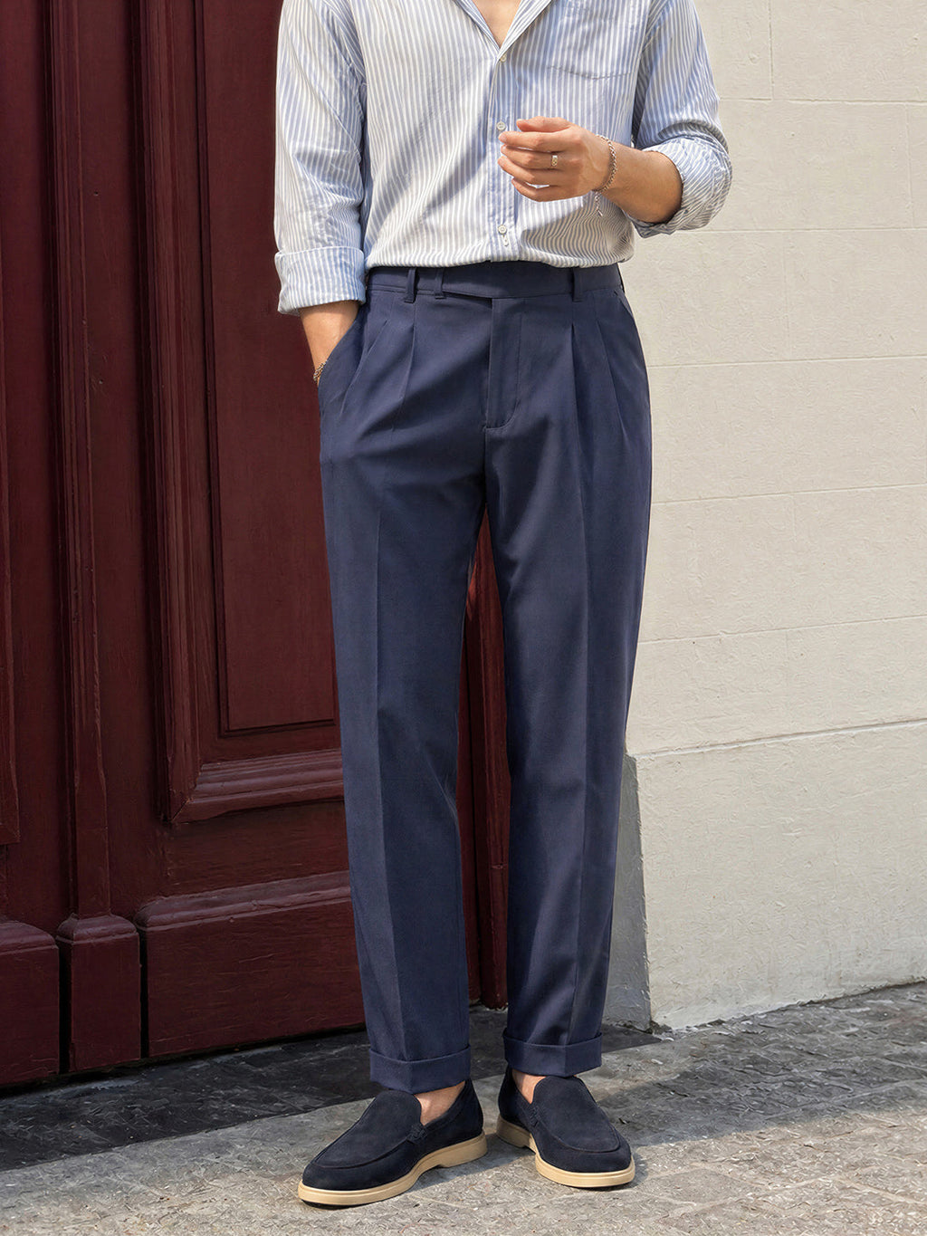 Men's Blue Relaxed Fit Solid Casual Trousers