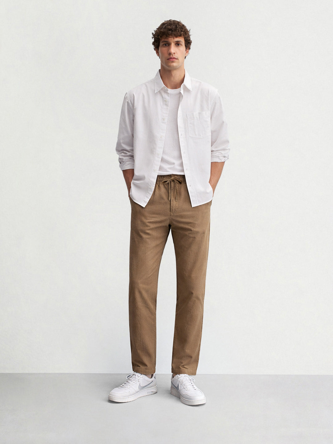 Men's Khaki Regular Fit Solid Casual Trousers