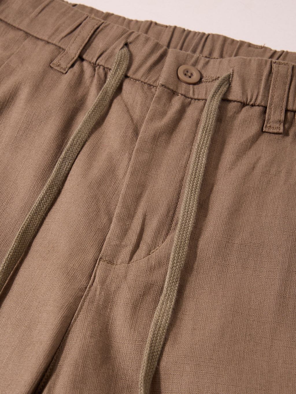 Men's Khaki Regular Fit Solid Casual Trousers