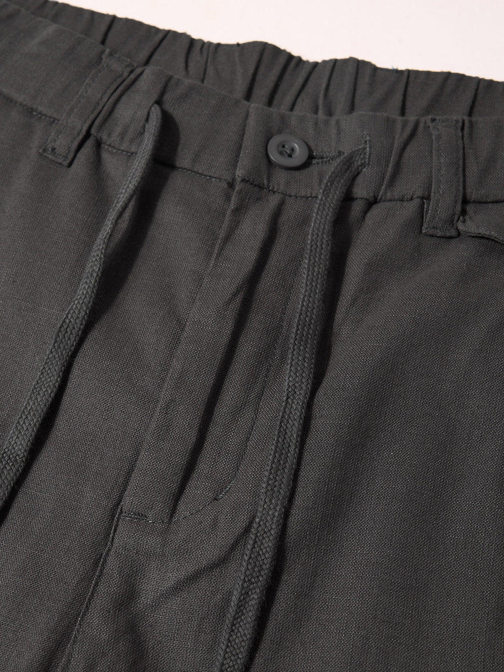 Men's Grey Regular Fit Solid Casual Trousers