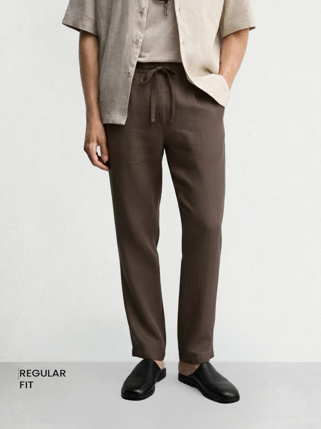 Men's Olive Regular Fit Solid Casual Trousers
