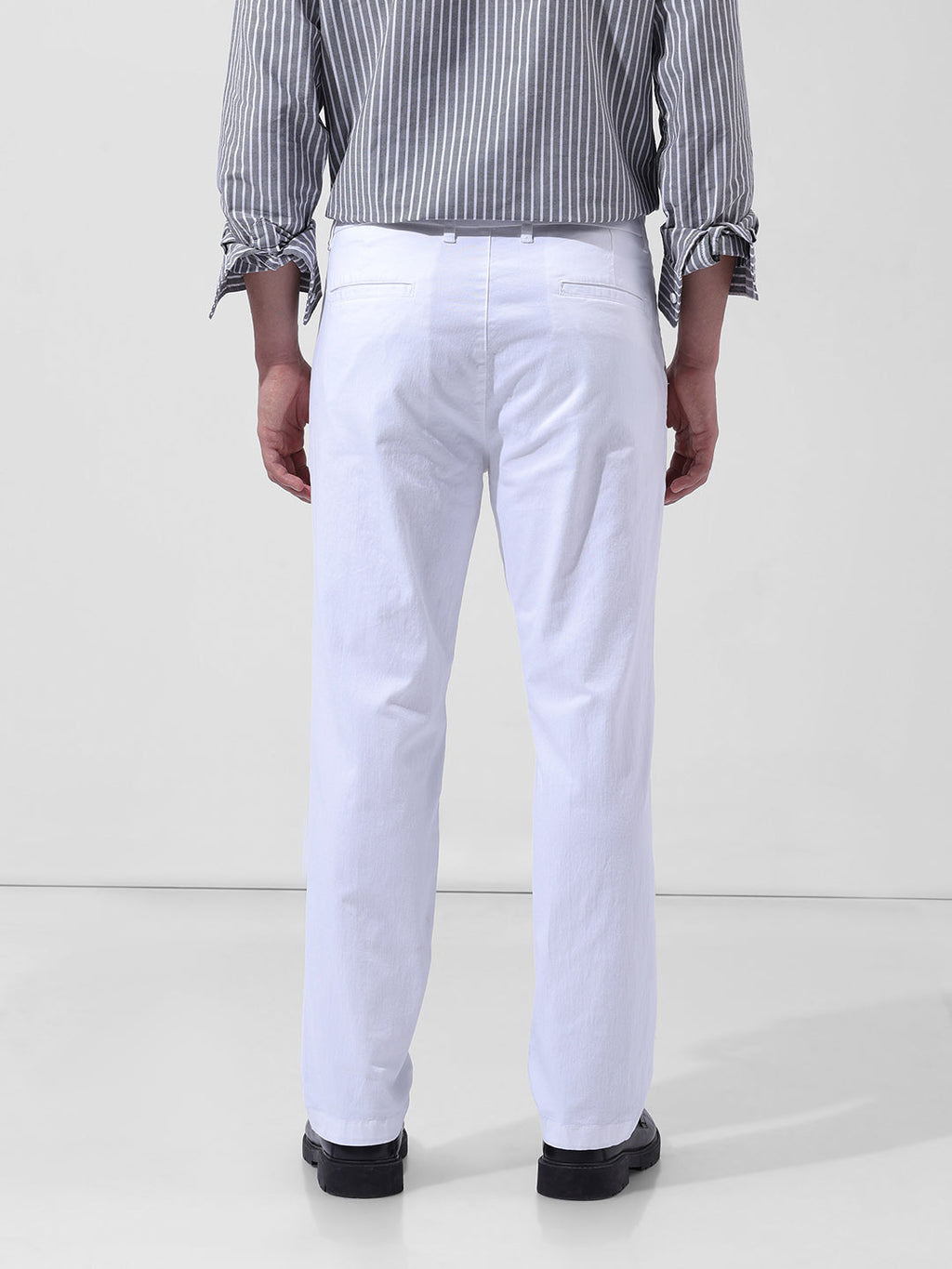 Men's White Regular Fit Solid Casual Chinos