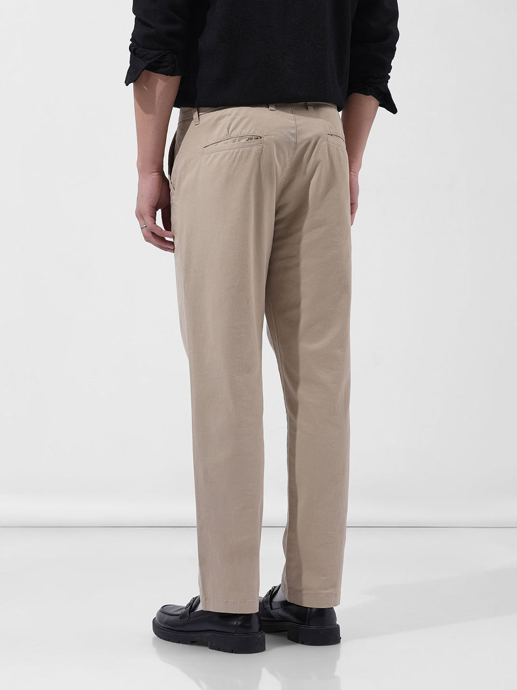 Men's Beige Regular Fit Solid Casual Chinos