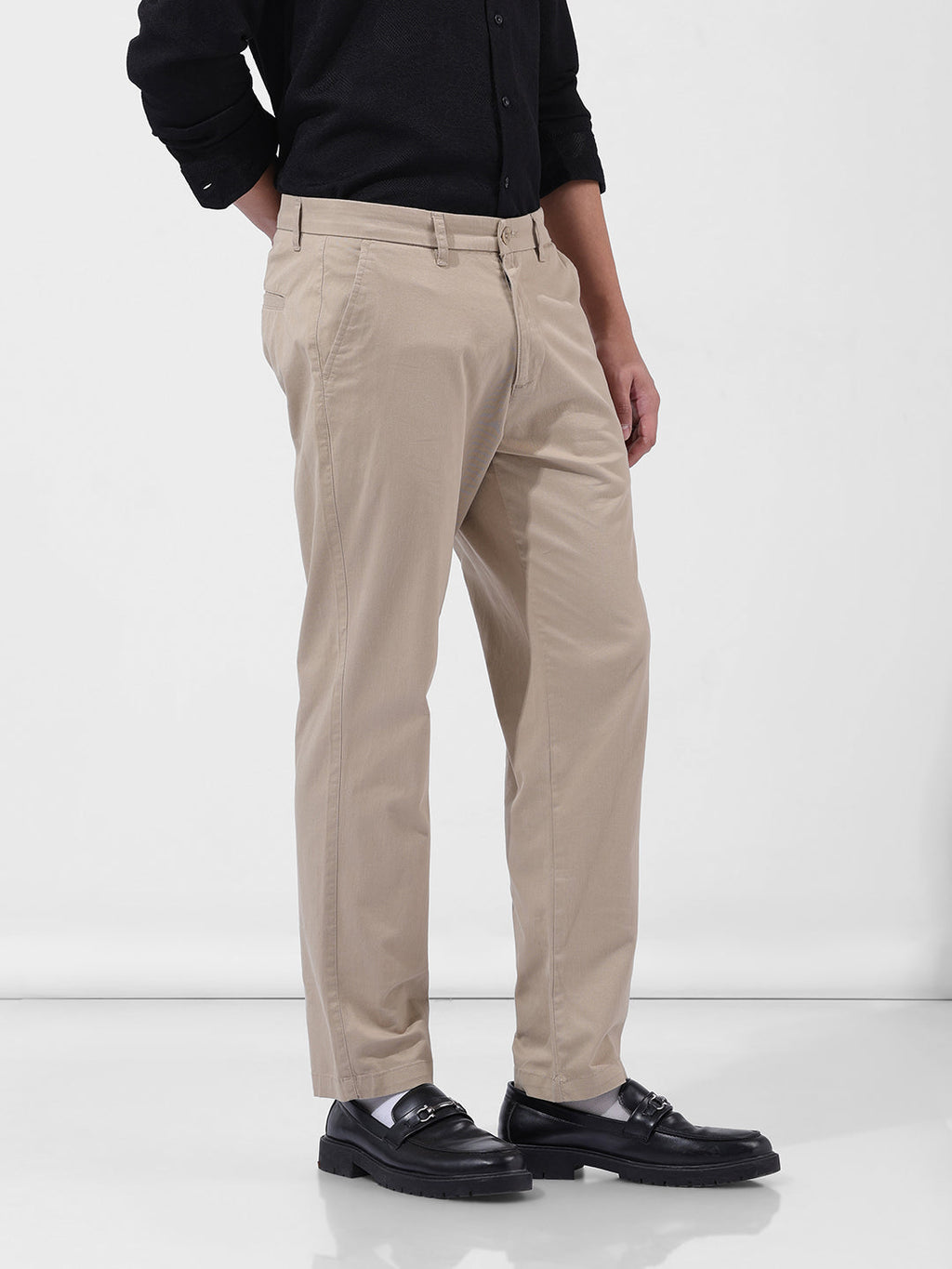Men's Beige Regular Fit Solid Casual Chinos
