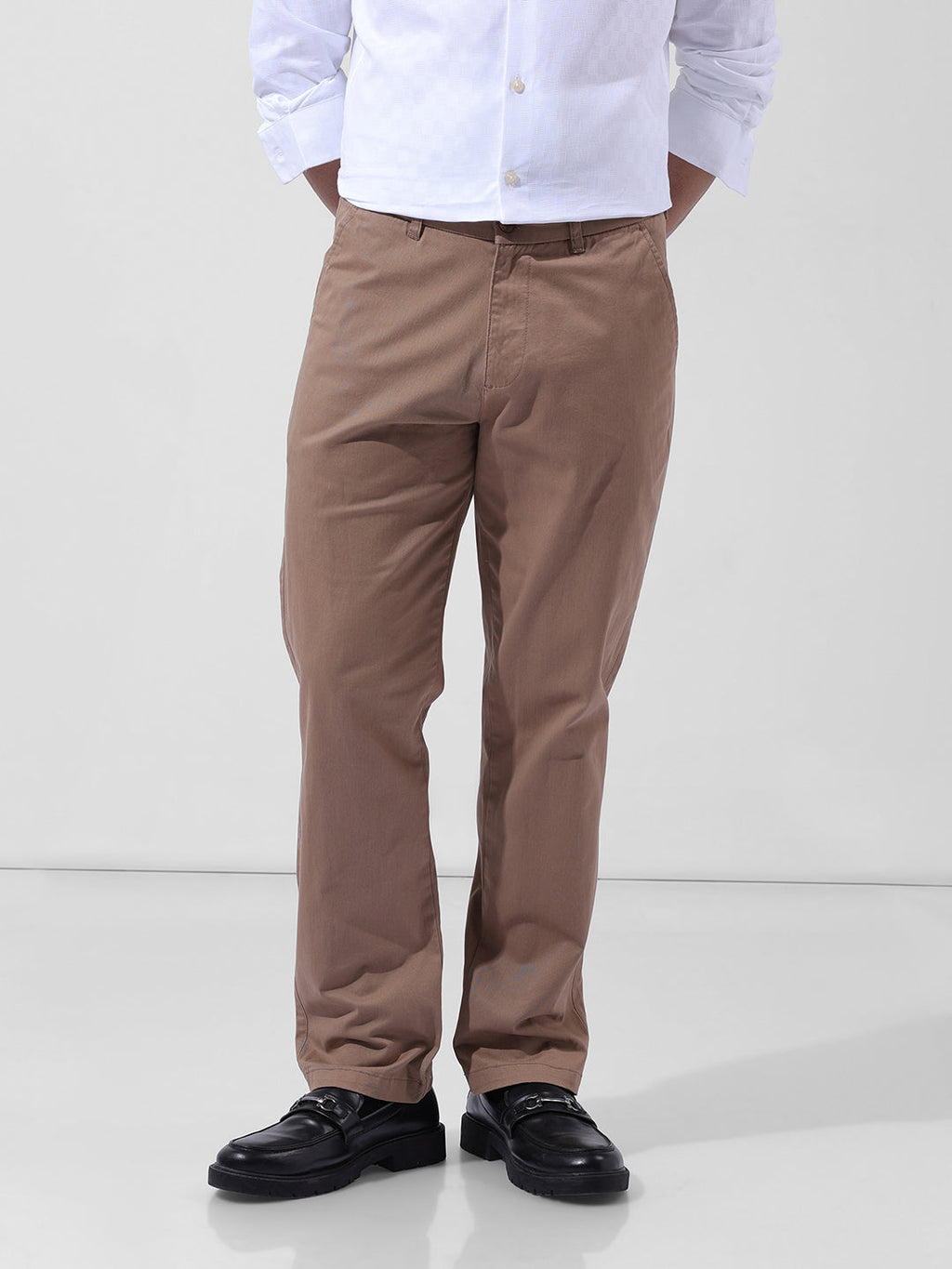Men's Khaki Regular Fit Solid Casual Chinos