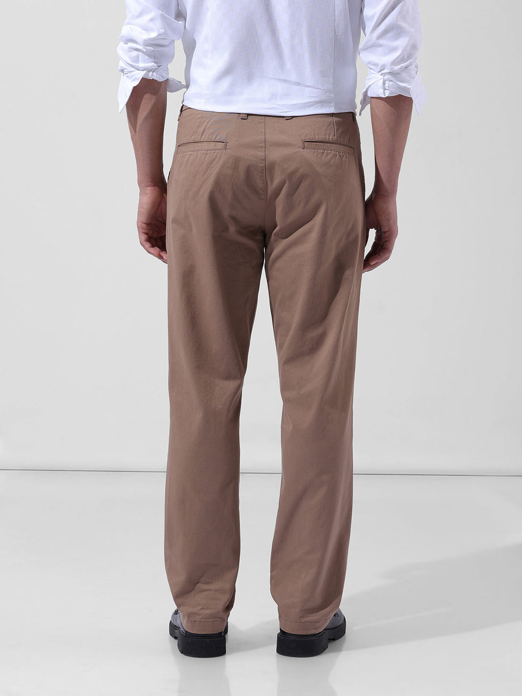 Men's Khaki Regular Fit Solid Casual Chinos
