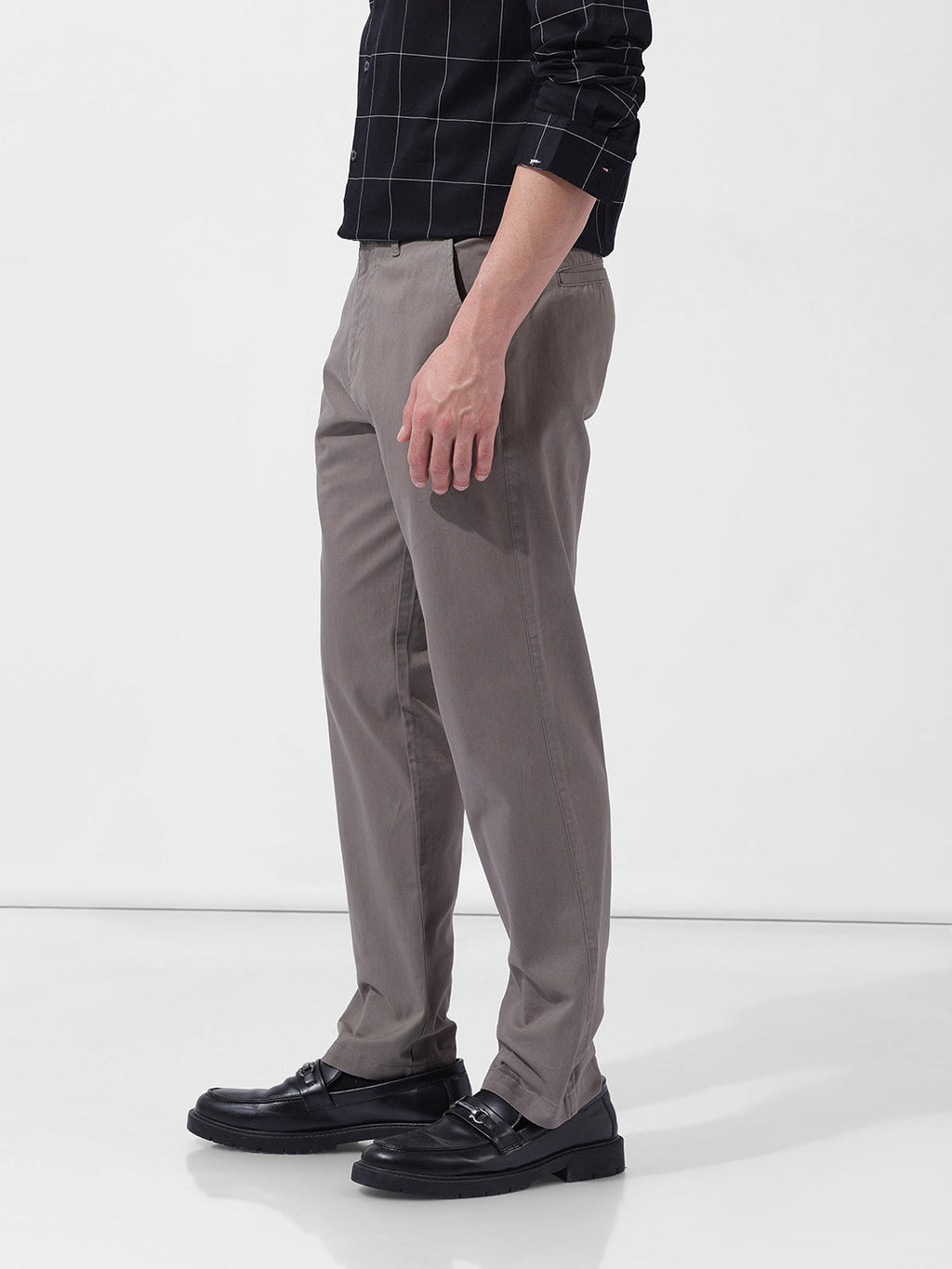 Men's Stone Regular Fit Solid Casual Chinos