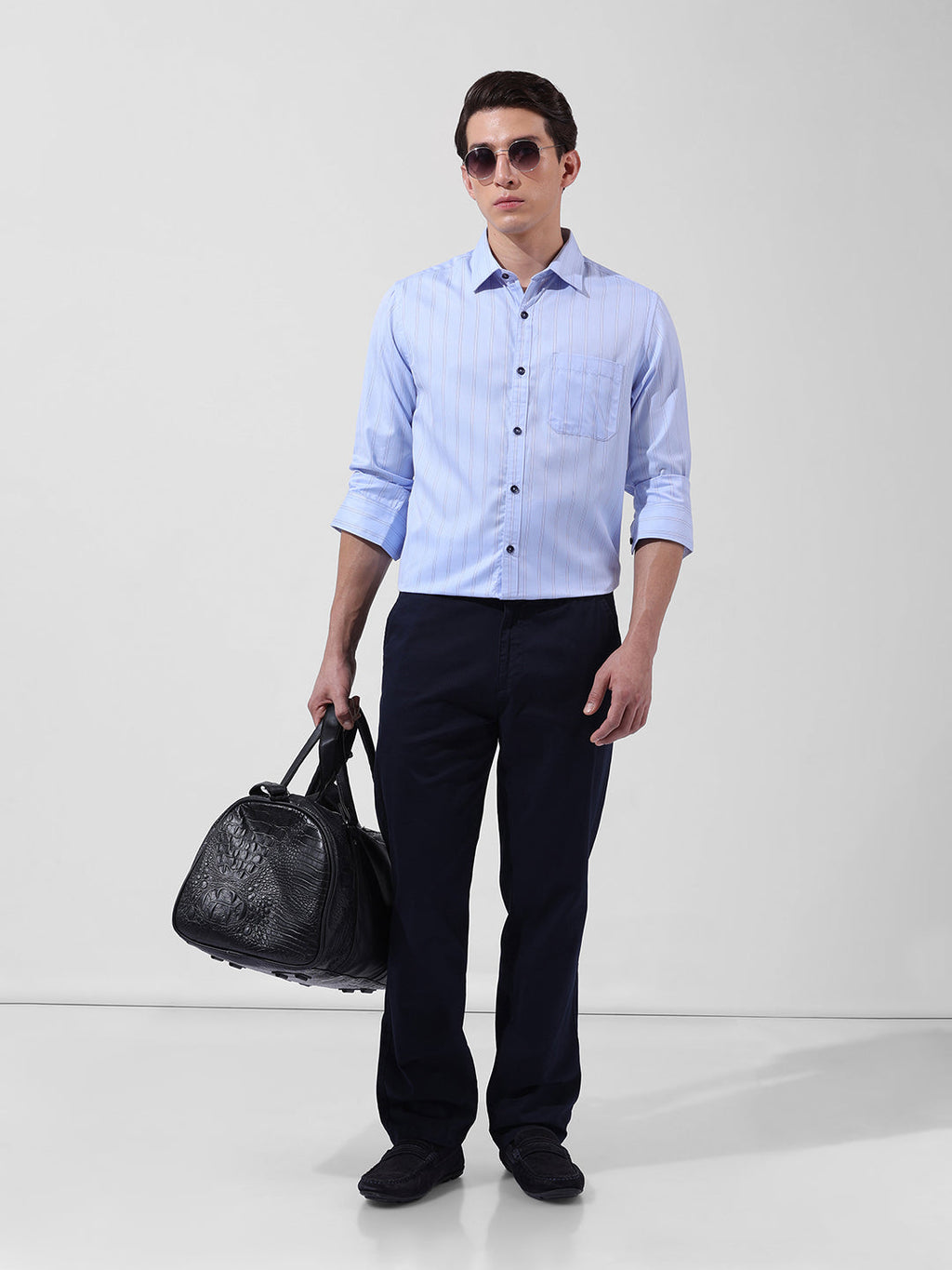 Men's Navy Blue Regular Fit Solid Casual Chinos