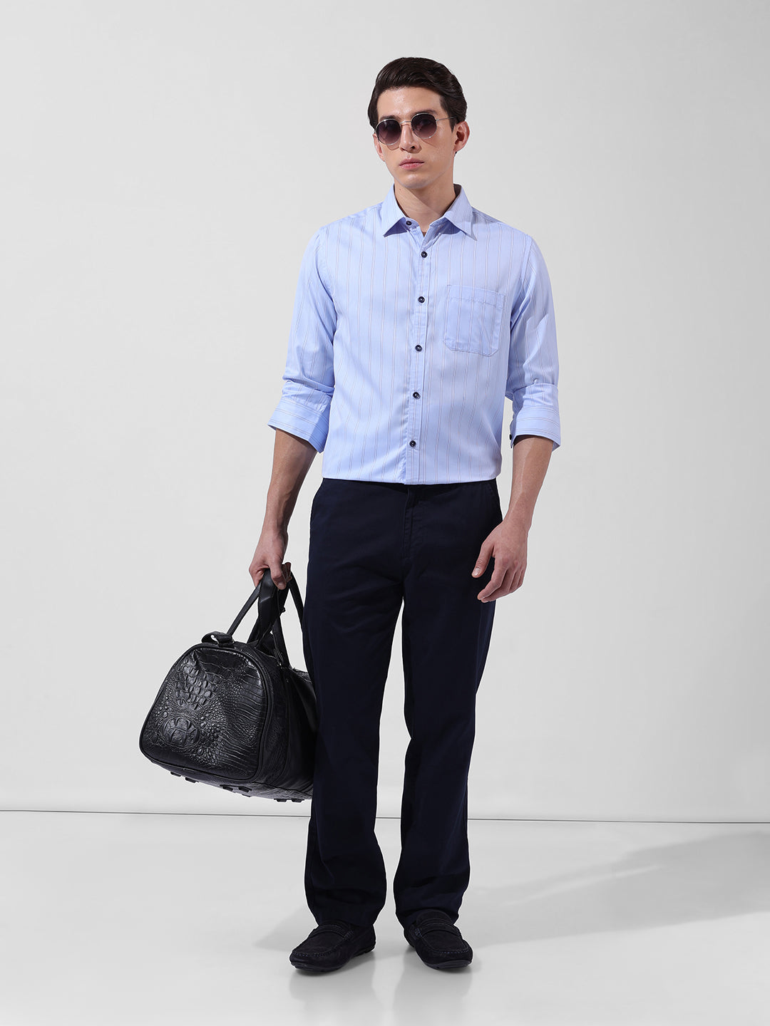Men's Navy Blue Regular Fit Solid Casual Chinos