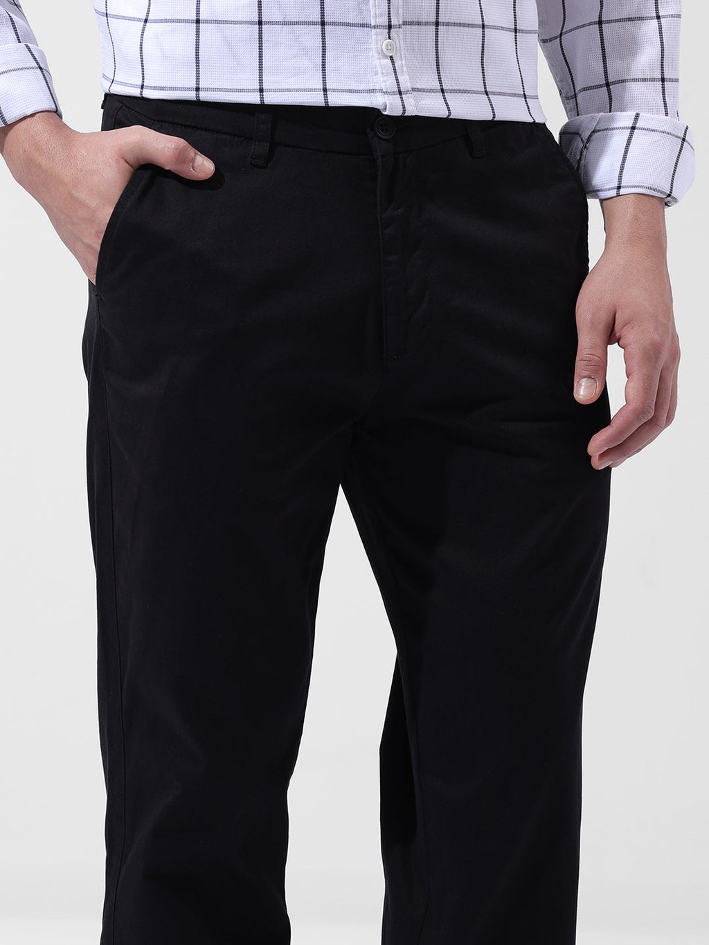 Men's Black Regular Fit Solid Casual Chinos