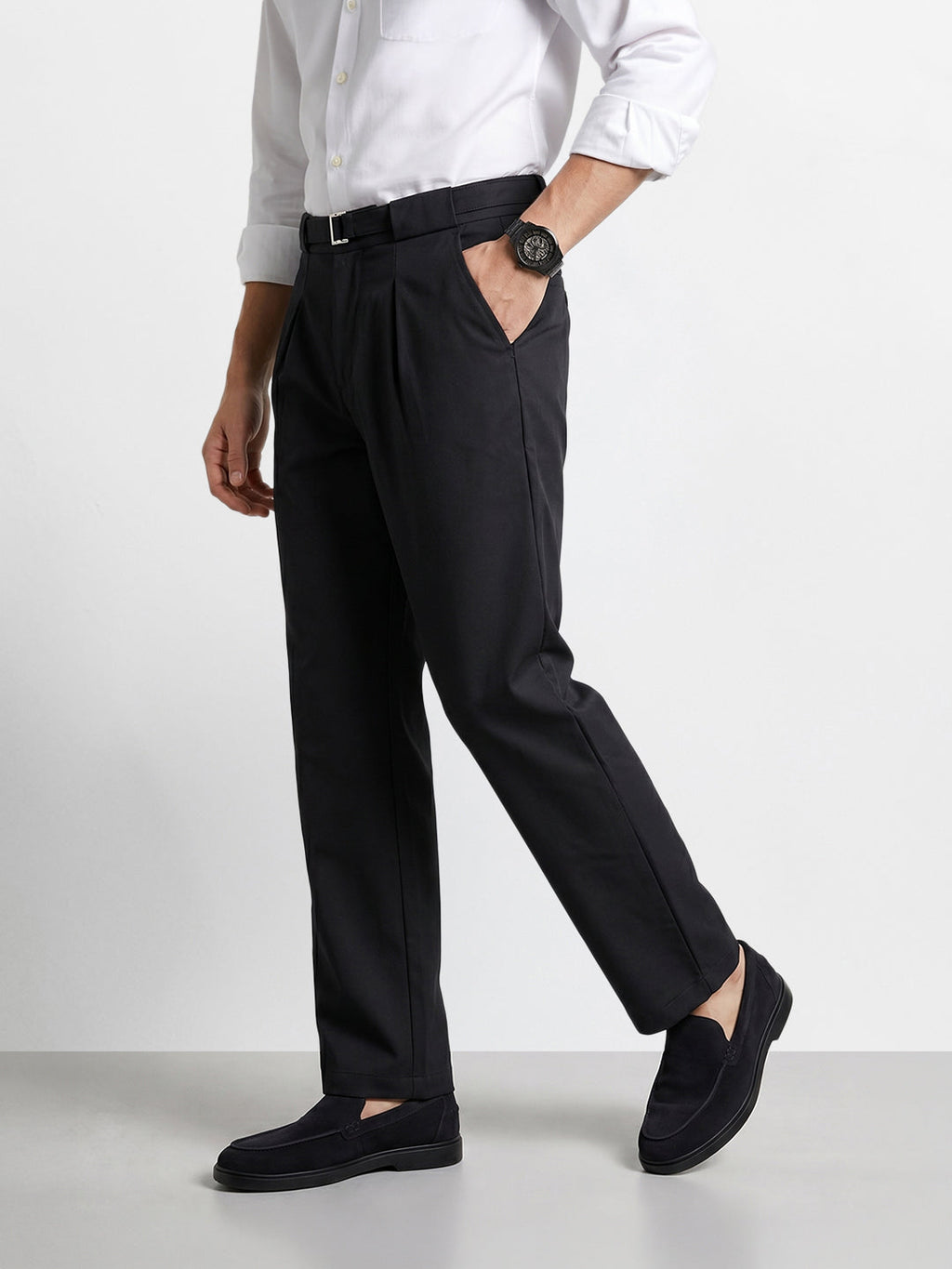 Men's Black Regular Fit Solid Casual Trousers