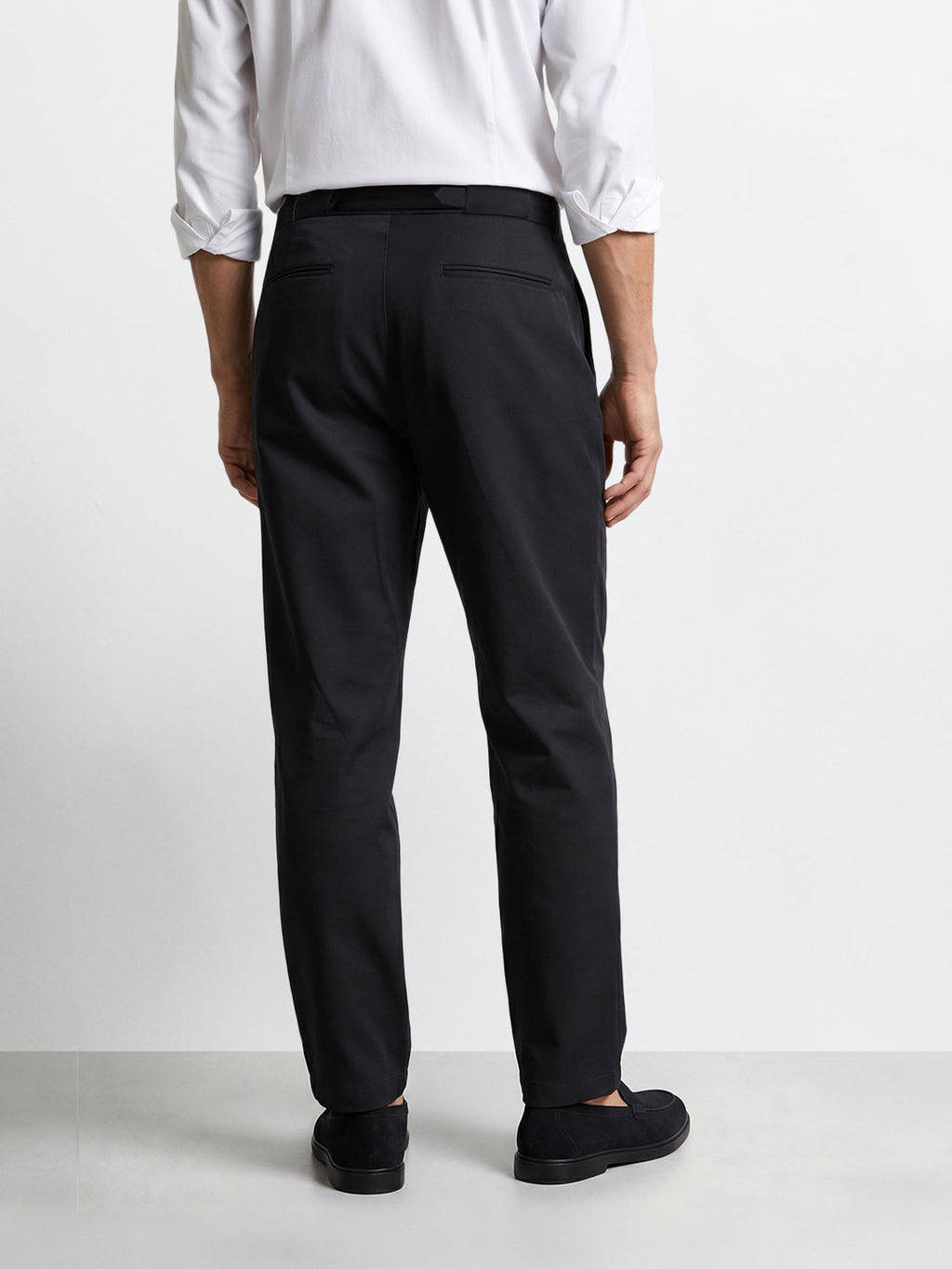 Men's Black Regular Fit Solid Casual Trousers