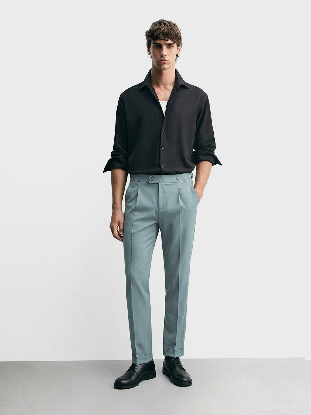 Men's Green Regular Fit Solid Casual Trousers