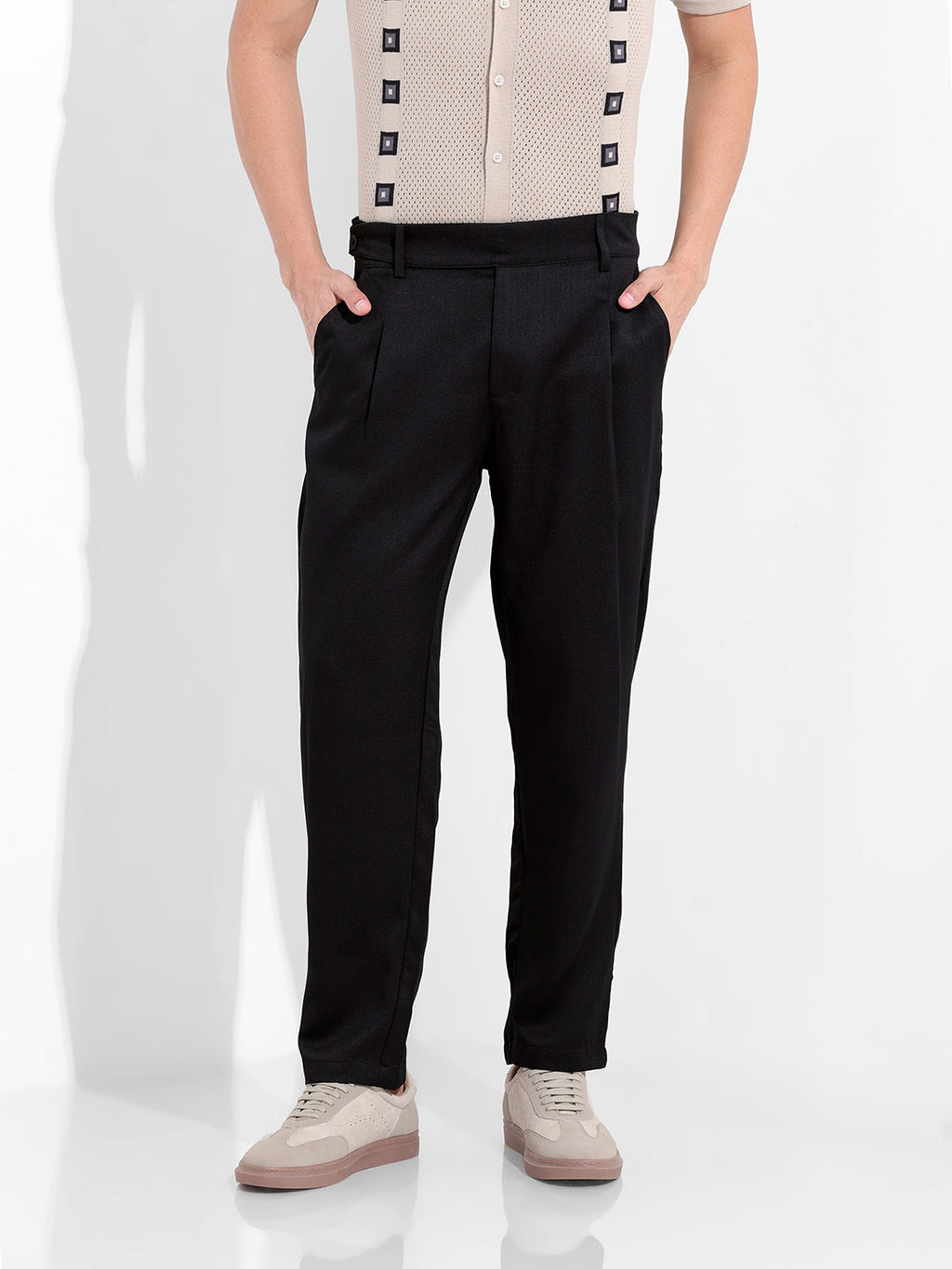 Men's Black Regular Fit Solid Casual Trouser