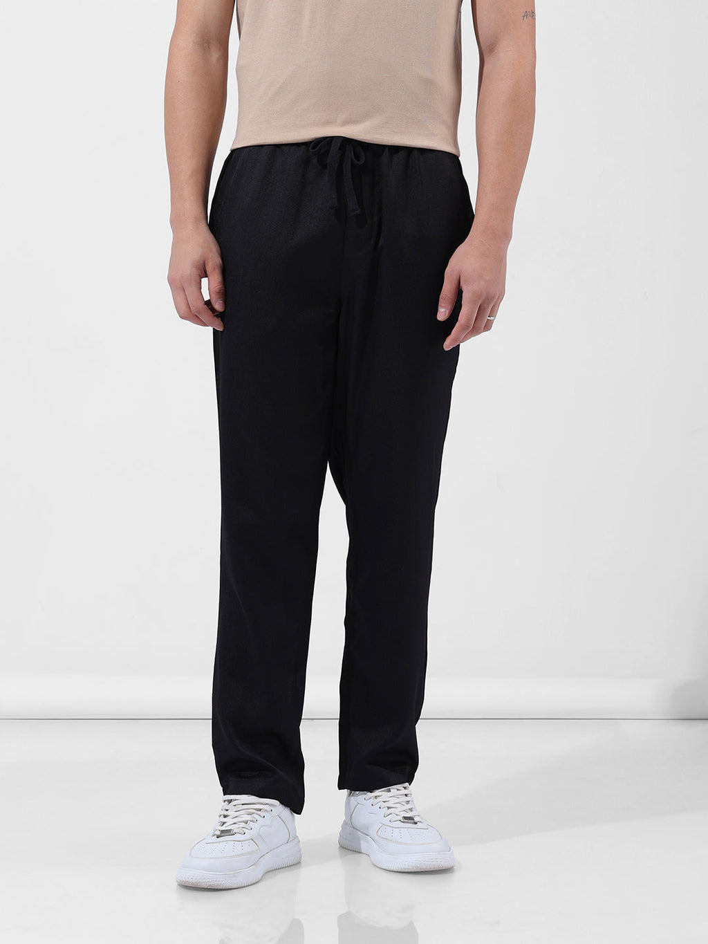 Men's Black Relaxed Fit Solid Casual Trouser