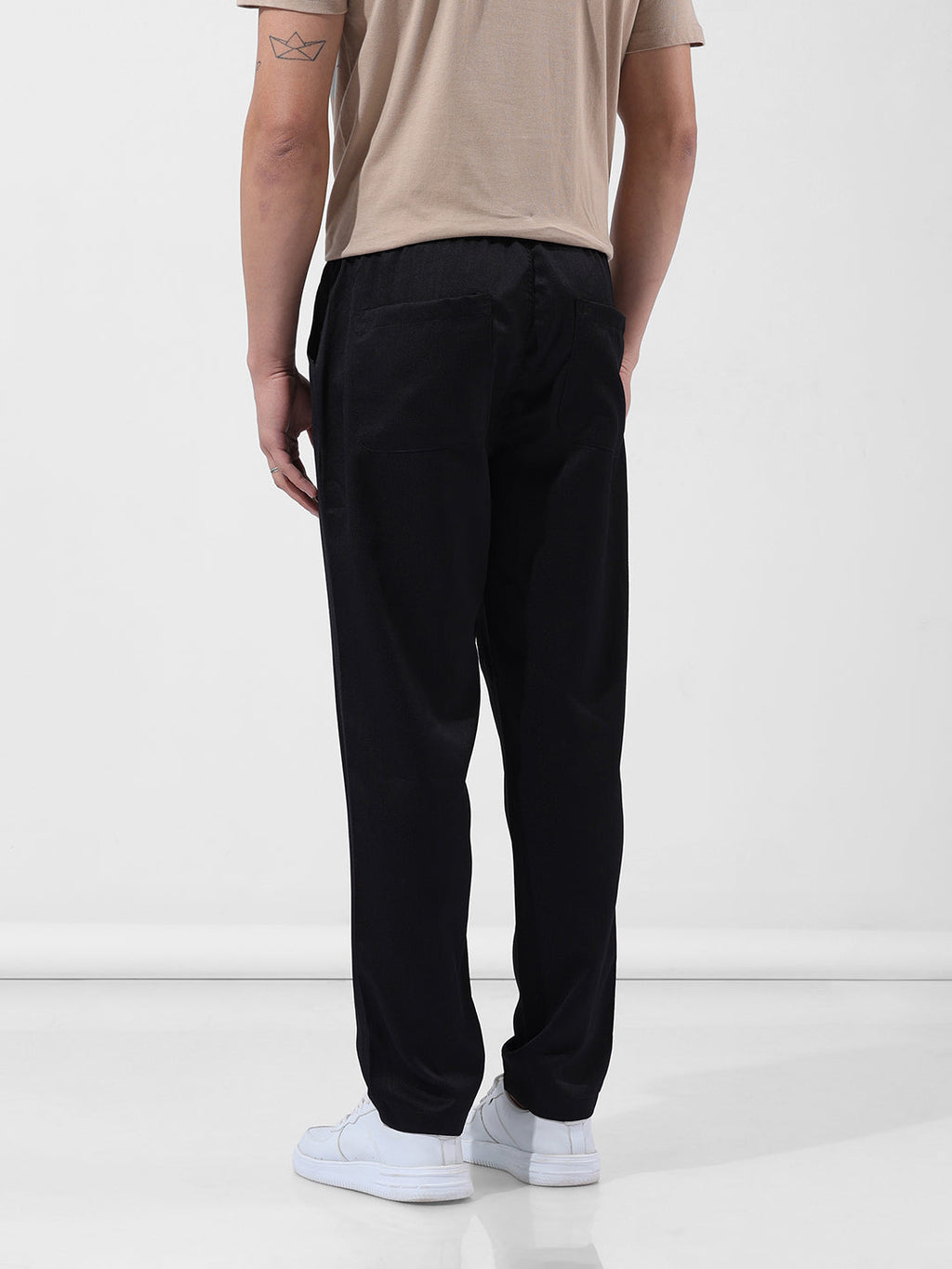 Men's Black Relaxed Fit Solid Casual Trouser