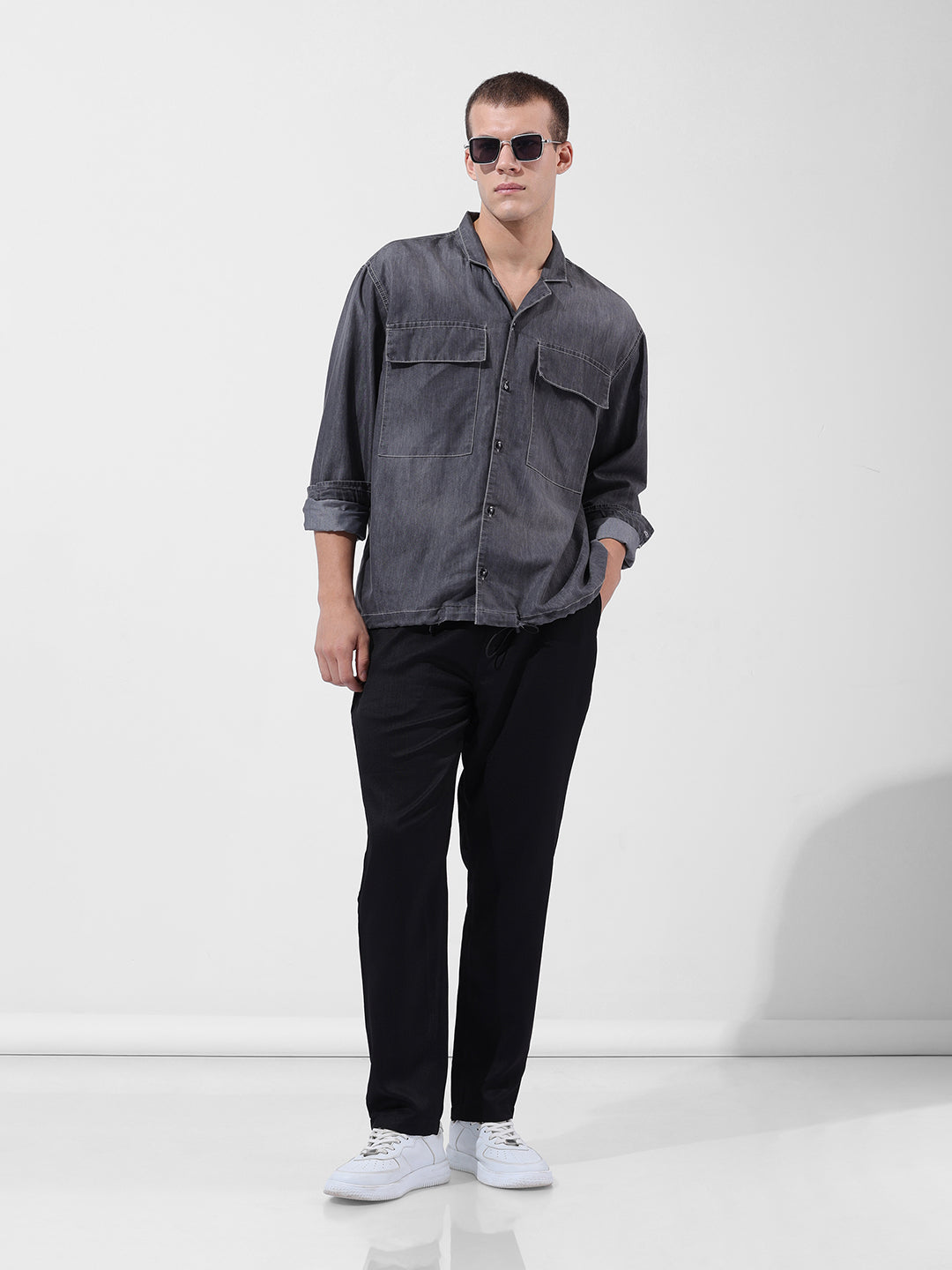 Men's Black Relaxed Fit Solid Casual Trouser